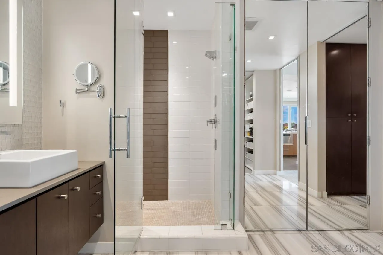 https://cdn.realtyfeed.com/cdn/127/260011083/f8c3f46ab883929ce9fec419345d73b7.webp