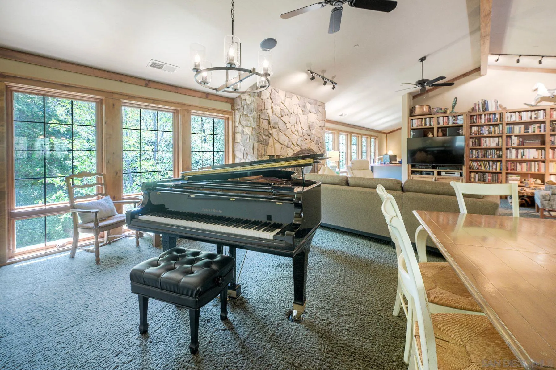 https://cdn.realtyfeed.com/cdn/127/260011084/03a5d6e17d390575df23344fb05d6dc5.webp
