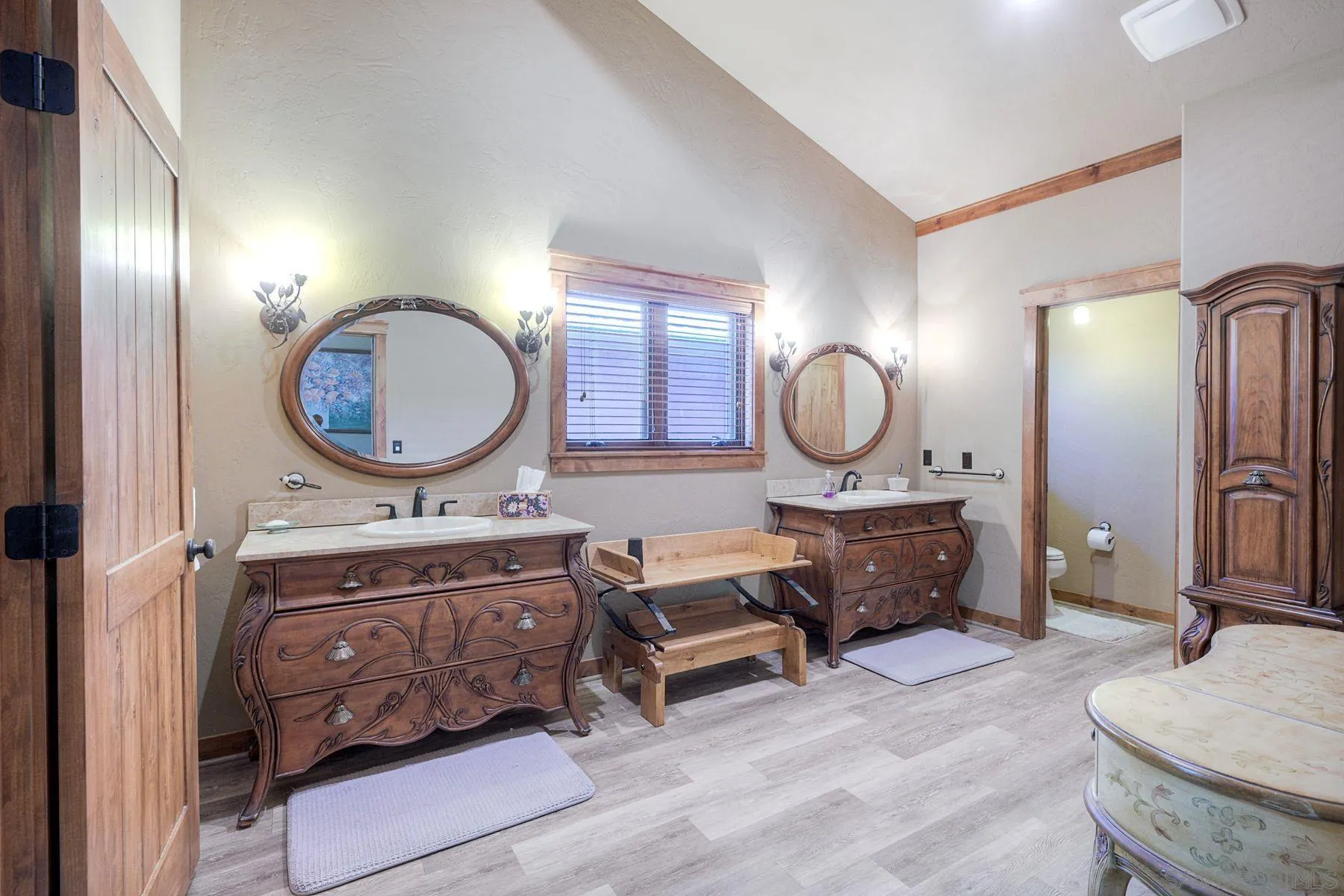 https://cdn.realtyfeed.com/cdn/127/260011084/603e5c13cb403edebcb85cece992c0a2.webp