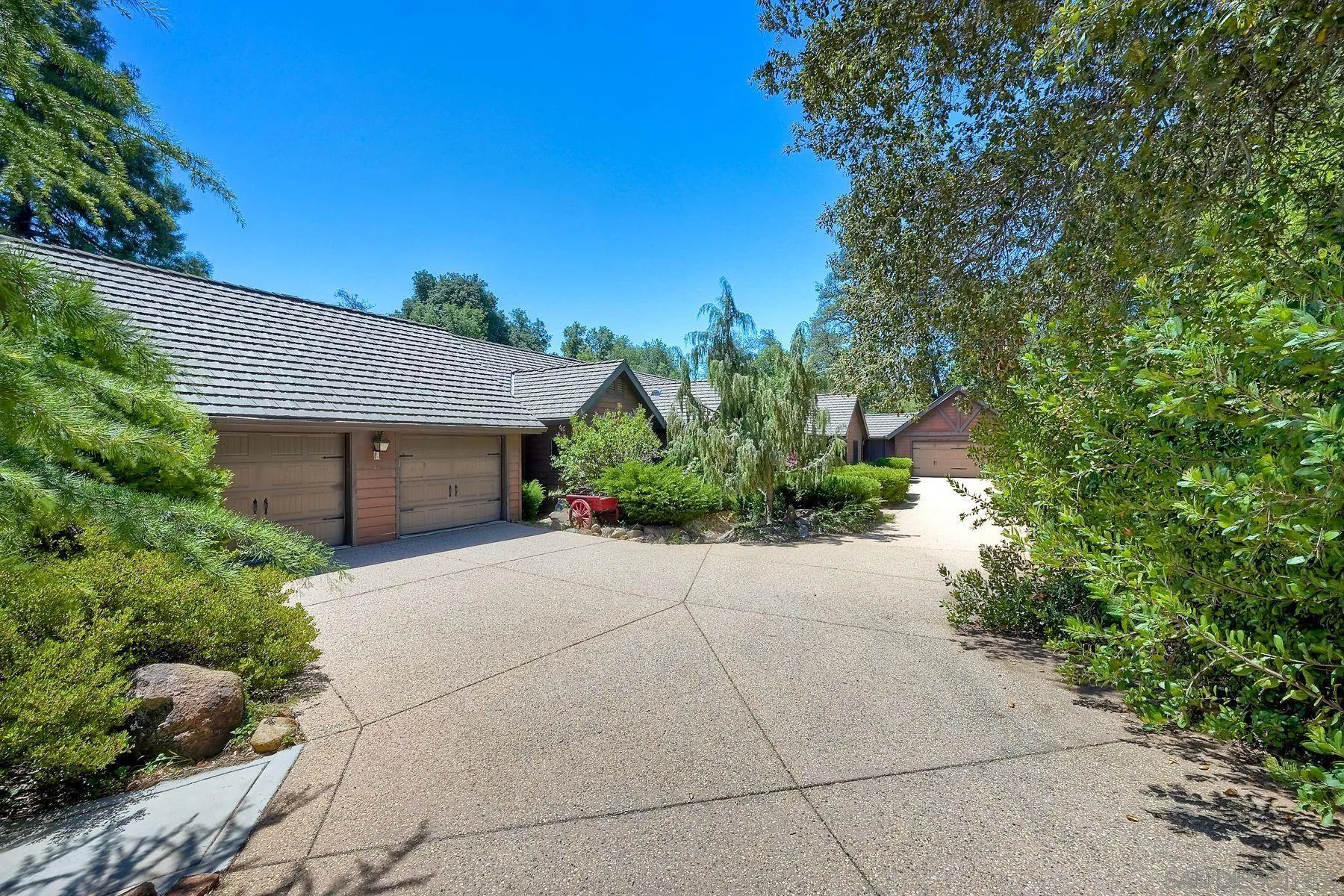 https://cdn.realtyfeed.com/cdn/127/260011084/7e599d2dfb1a27281d8c535b67933548.webp