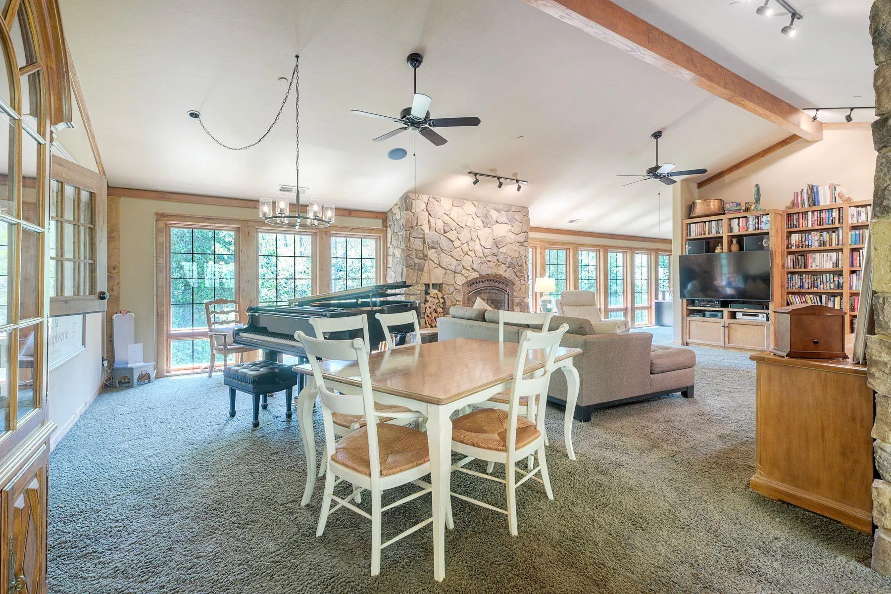 https://cdn.realtyfeed.com/cdn/127/260011084/95ebab6f413ee8b2a74016ccbecb45f8.webp