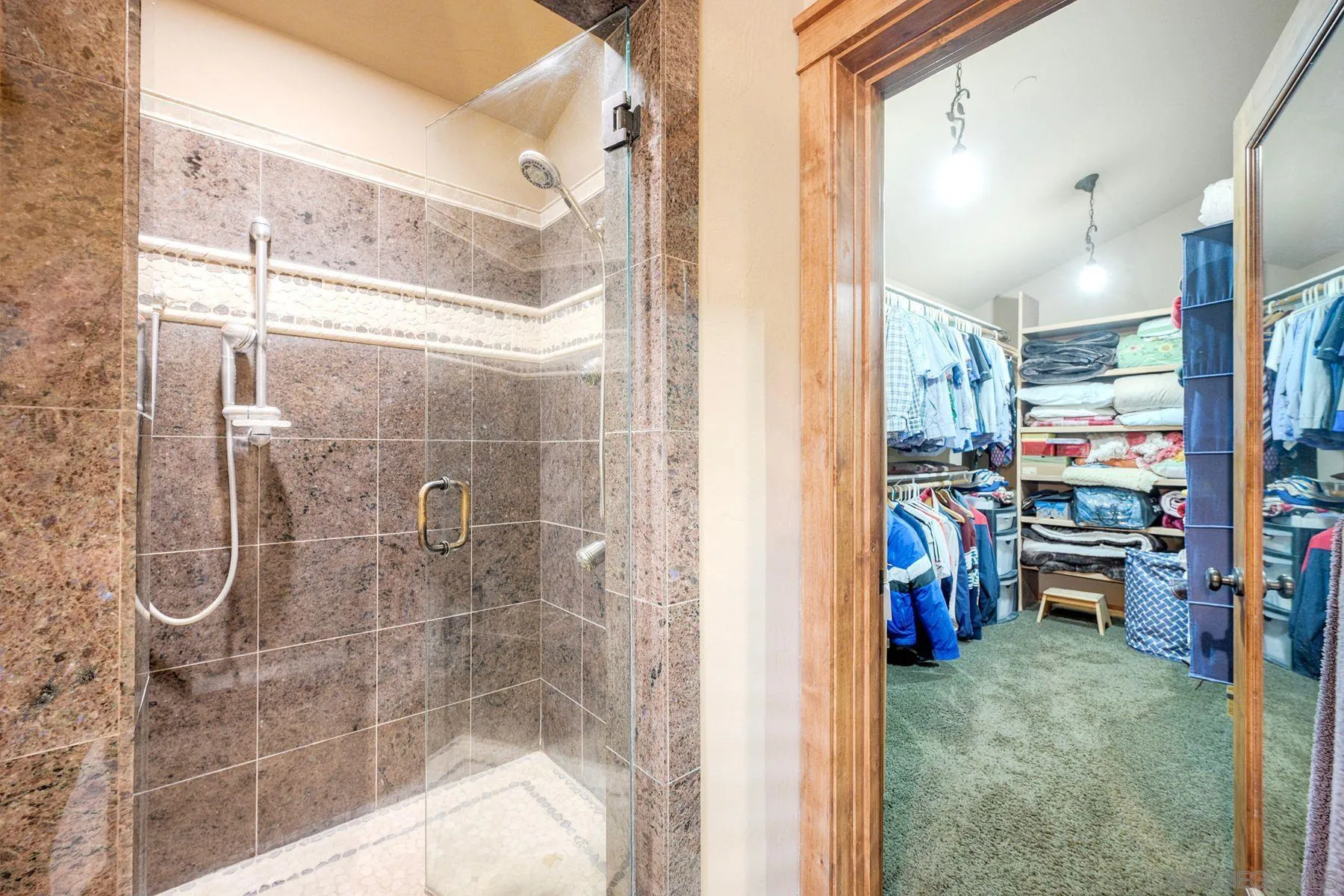 https://cdn.realtyfeed.com/cdn/127/260011084/9cb8ec50b6c4621a026cfba1746c4f0e.webp
