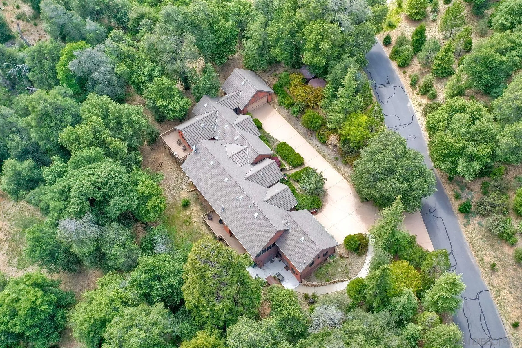 https://cdn.realtyfeed.com/cdn/127/260011084/b4b413609debc07fdd613cc0ff1f0570.webp