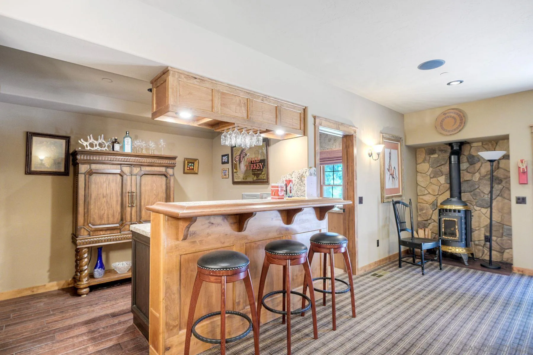 https://cdn.realtyfeed.com/cdn/127/260011084/b71df91994d381eb9349f104f88d5a2c.webp