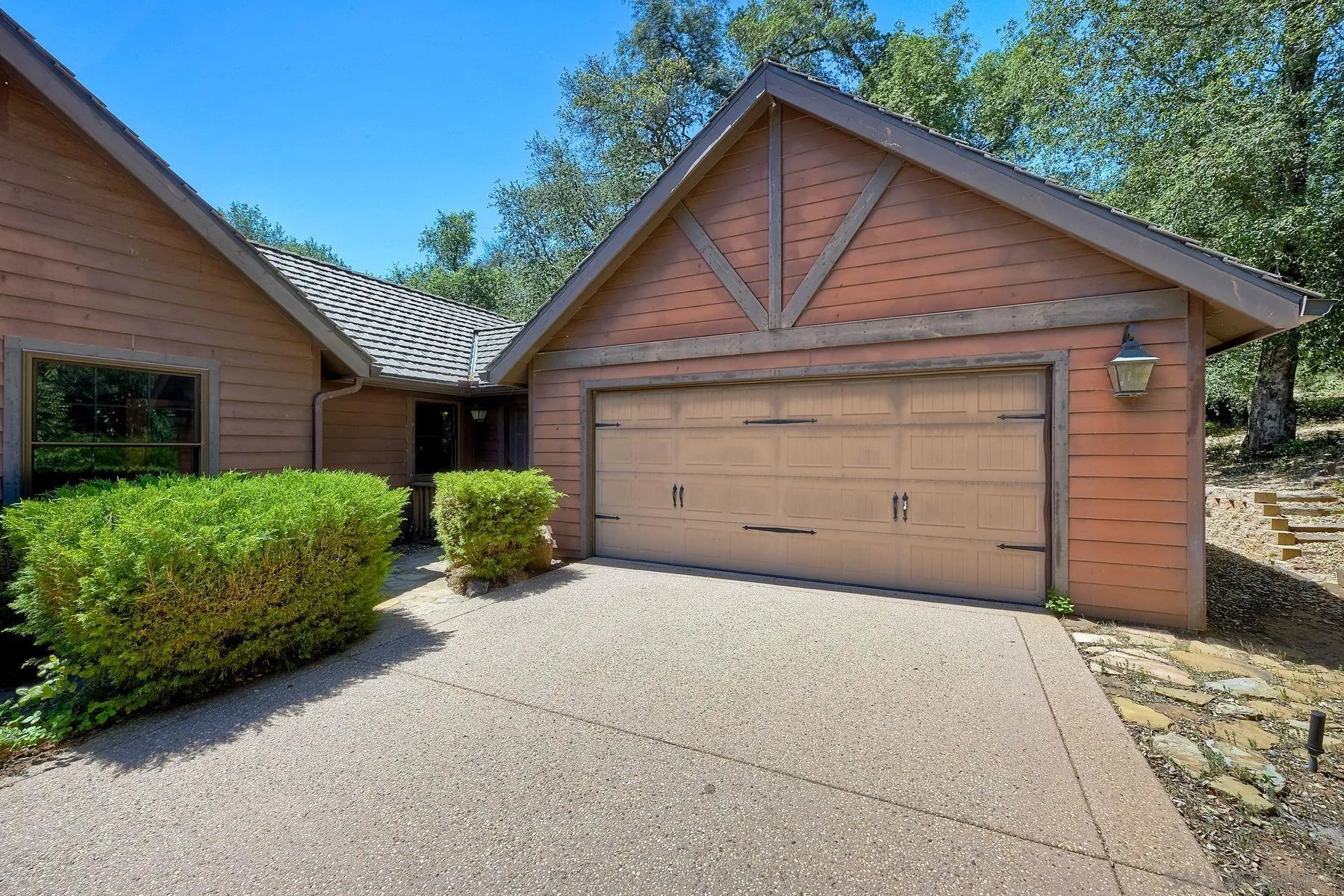 https://cdn.realtyfeed.com/cdn/127/260011084/ce34da2506fd1b0de746ec56b9e6cb35.webp