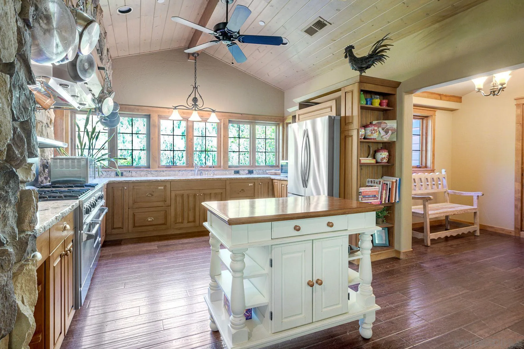 https://cdn.realtyfeed.com/cdn/127/260011084/d732afcb866860c6147d748c6da986bd.webp