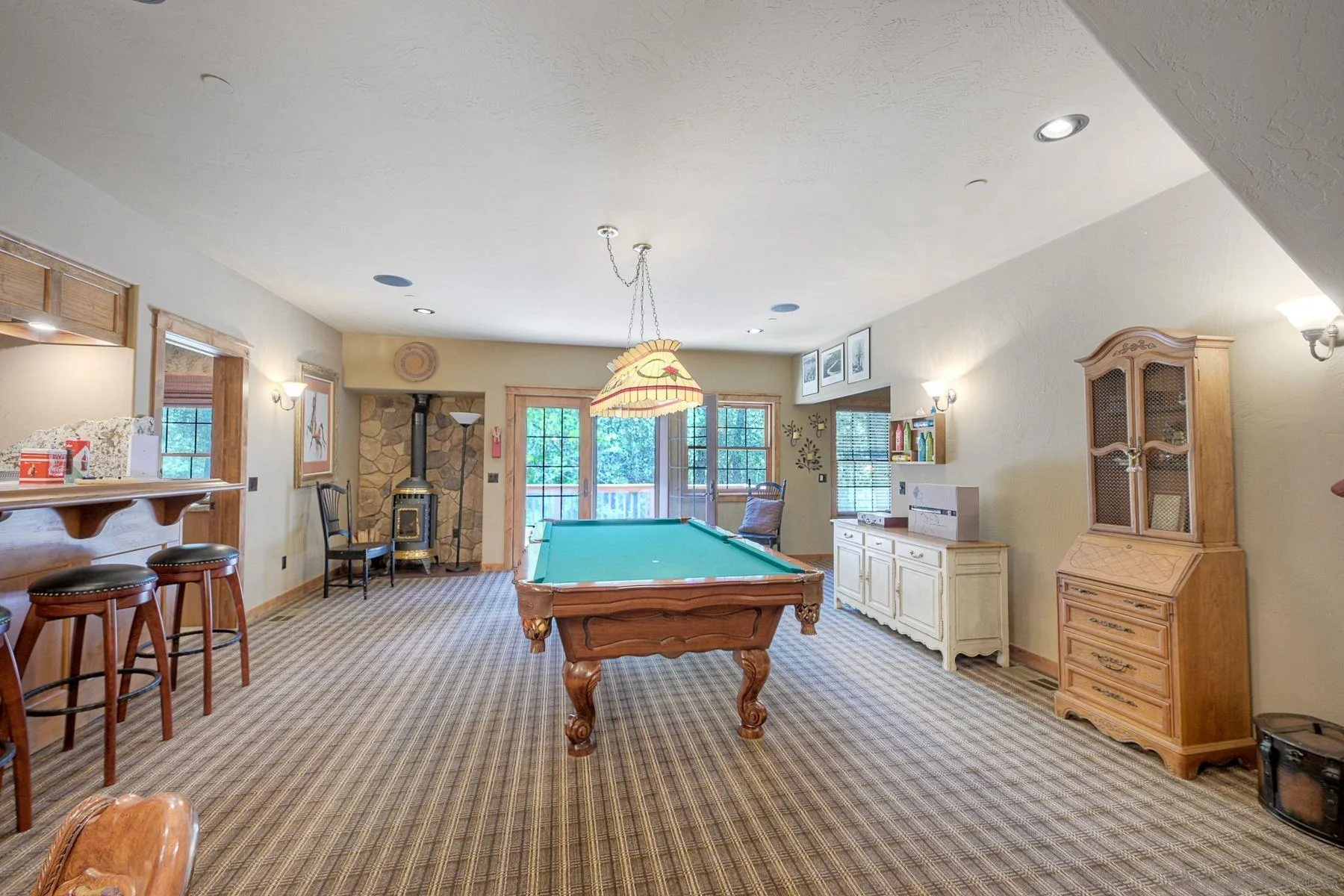 https://cdn.realtyfeed.com/cdn/127/260011084/e0b9e615df70477807b3bfa6e3a18cd8.webp