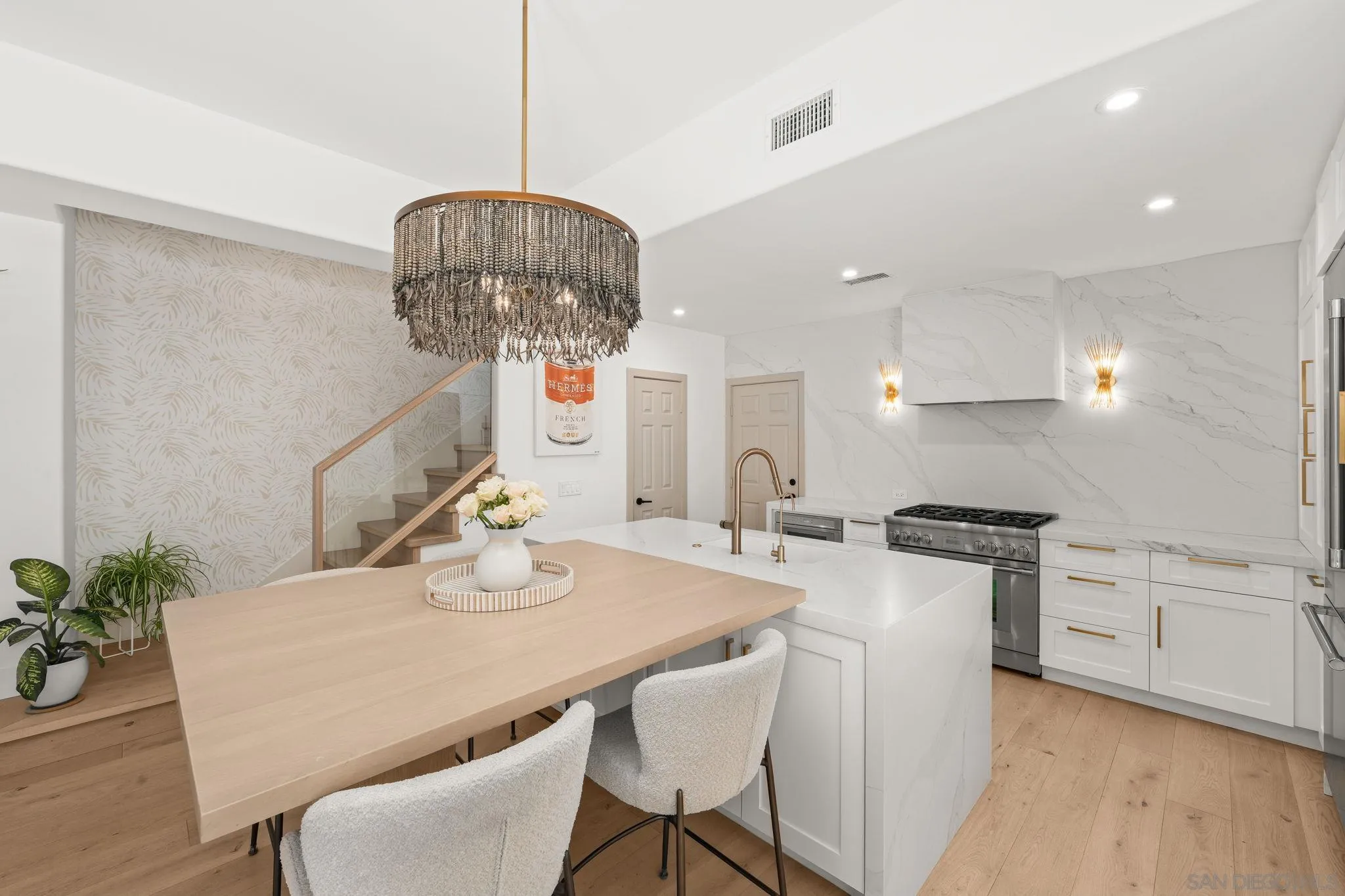 https://cdn.realtyfeed.com/cdn/127/260011087/28ed26e5243e7ef99fef348bc68e732c.webp