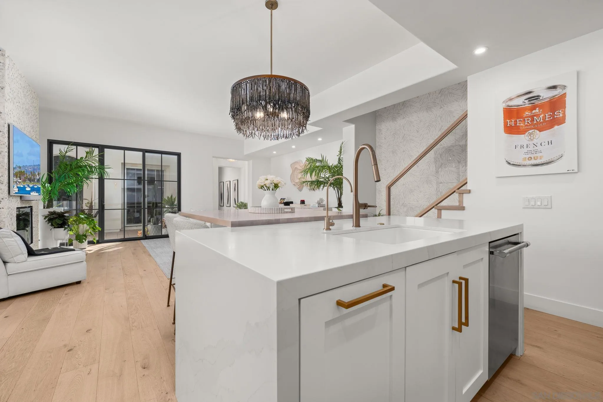 https://cdn.realtyfeed.com/cdn/127/260011087/49bcb5d56f524df17ce856ce971d33ee.webp