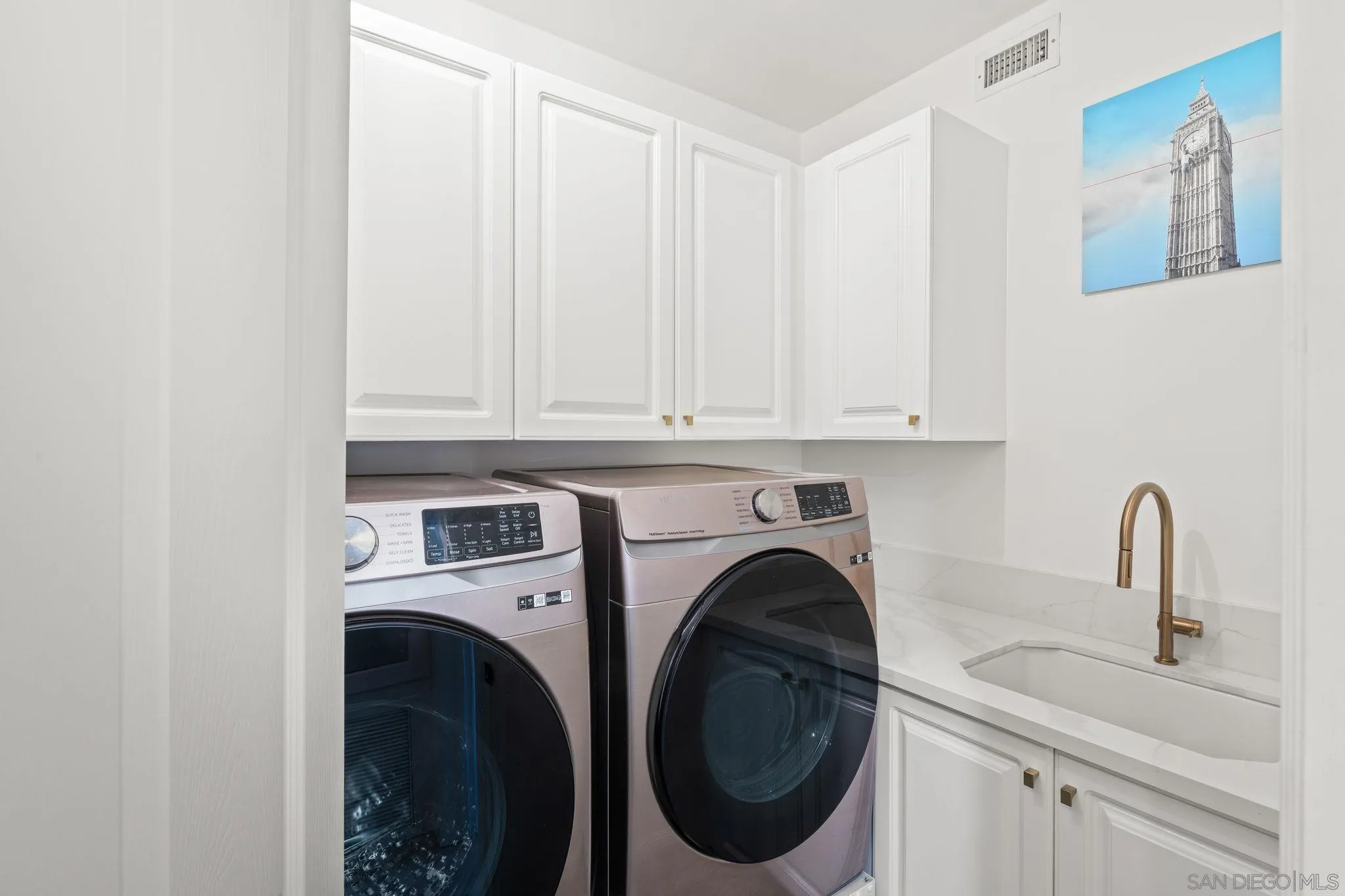 https://cdn.realtyfeed.com/cdn/127/260011087/61f39ac5b86a41b7eac41ddced81e8d2.webp