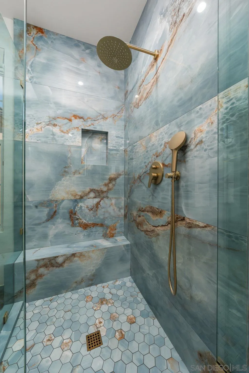 https://cdn.realtyfeed.com/cdn/127/260011087/ee1e1465990e97fa48d6a0a93630274e.webp