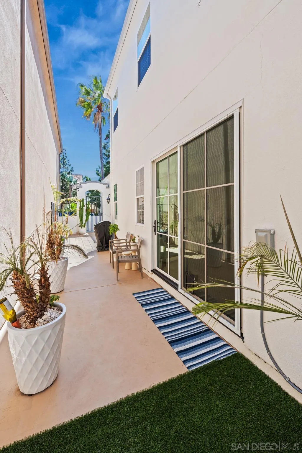 https://cdn.realtyfeed.com/cdn/127/260011087/f2d0bcbcf864647f3e5f31842408259b.webp
