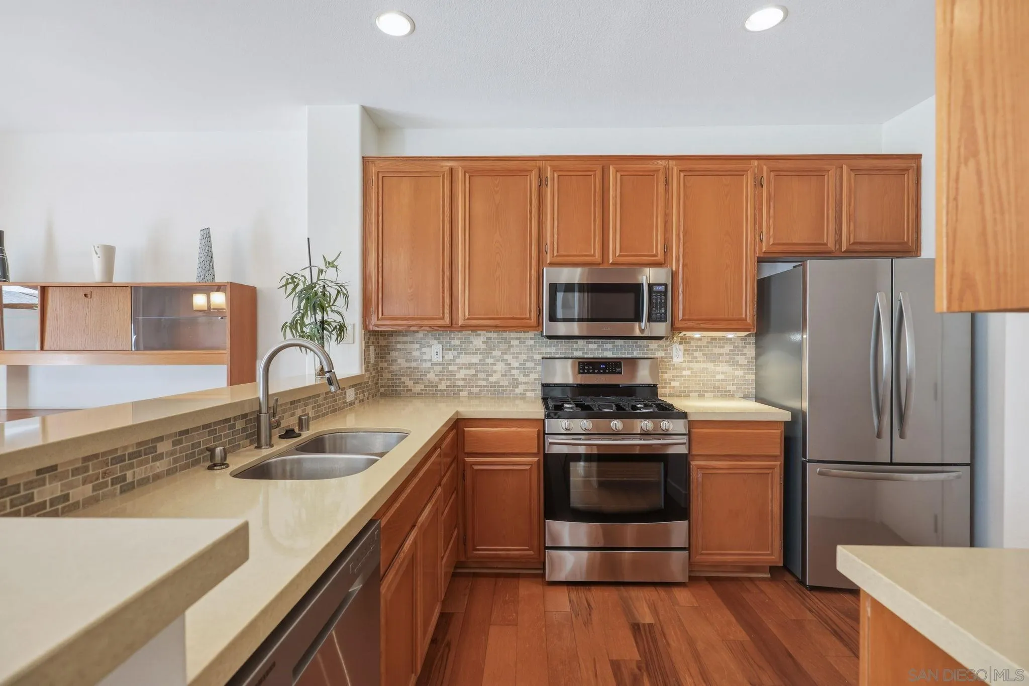 Photo #1: 260011090 Listing: Photo #1