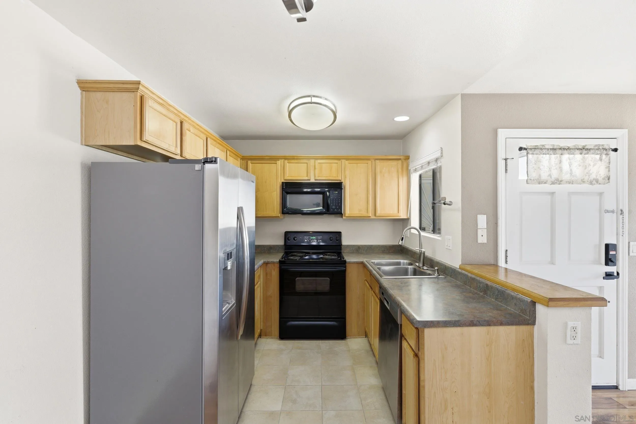 https://cdn.realtyfeed.com/cdn/127/260011093/afbe4f71de4fde6201f34cf63ba9e6a2.webp