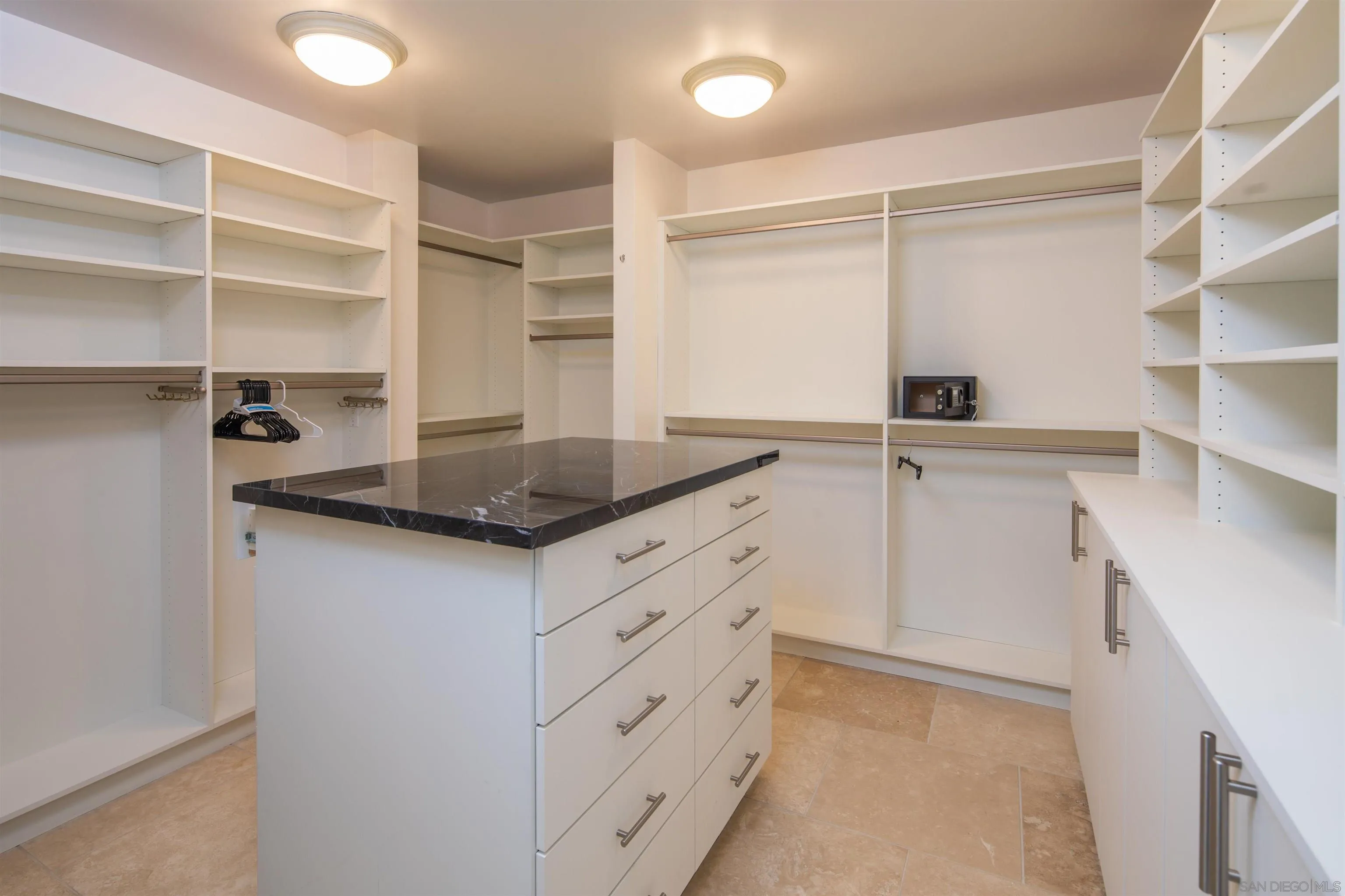 https://cdn.realtyfeed.com/cdn/127/260011095/17570d90551e6cf46278cbfd91a6b778.webp