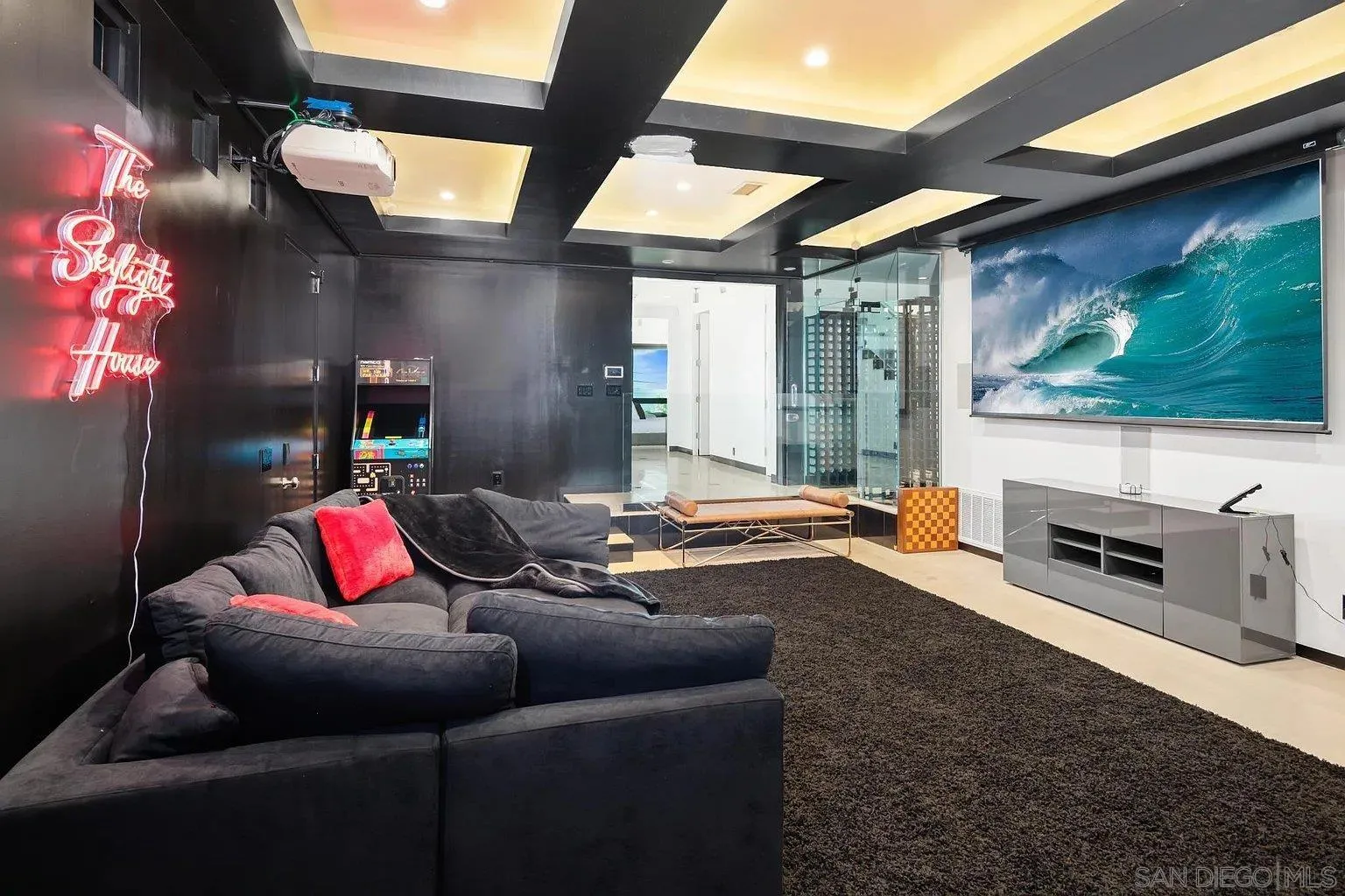 https://cdn.realtyfeed.com/cdn/127/260011095/3ab823c3a6194452d7b452a98aea11a4.webp