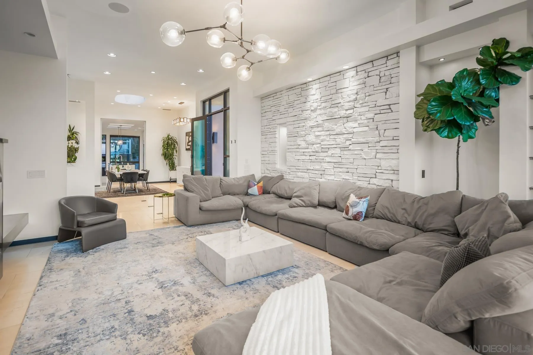 https://cdn.realtyfeed.com/cdn/127/260011095/8f7099925c94bfcac4f7feb517041abd.webp