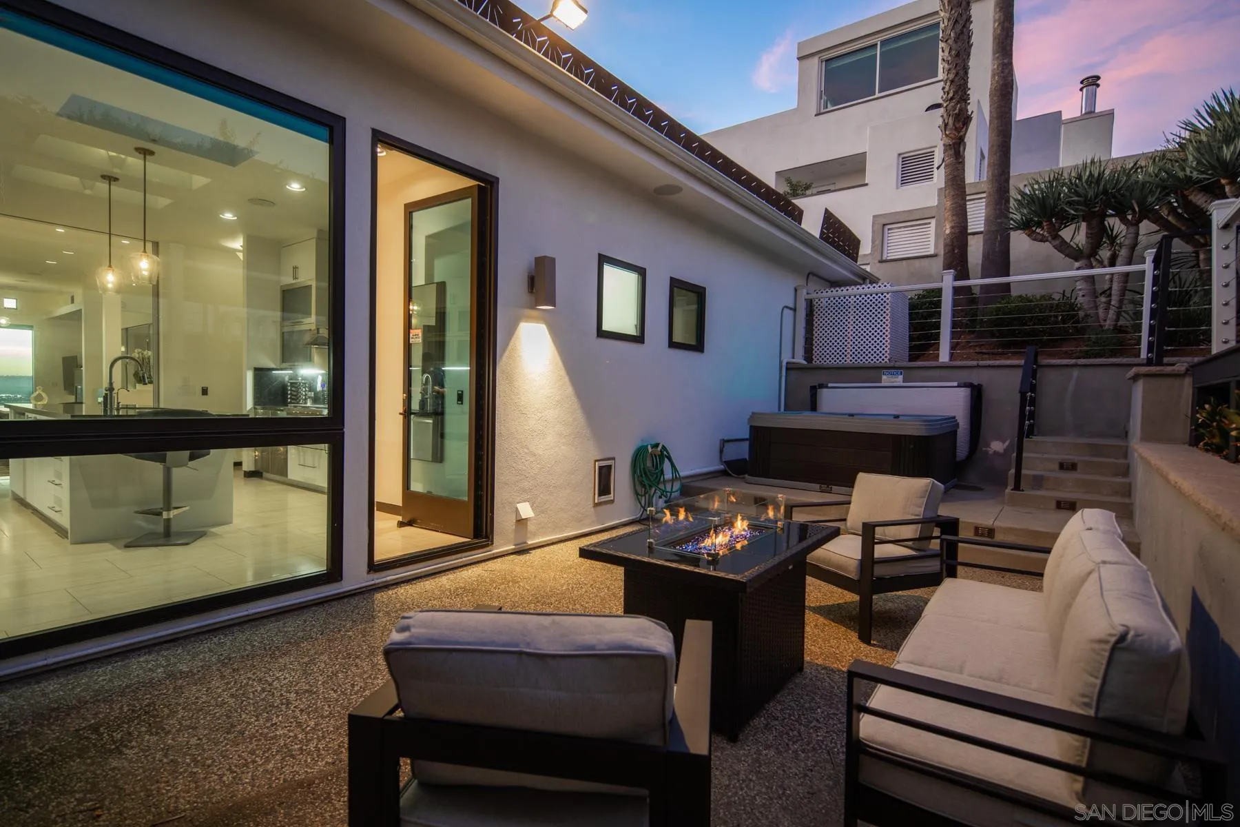 https://cdn.realtyfeed.com/cdn/127/260011095/b414ec5bb8ba1065a95e5a8909bbe031.webp
