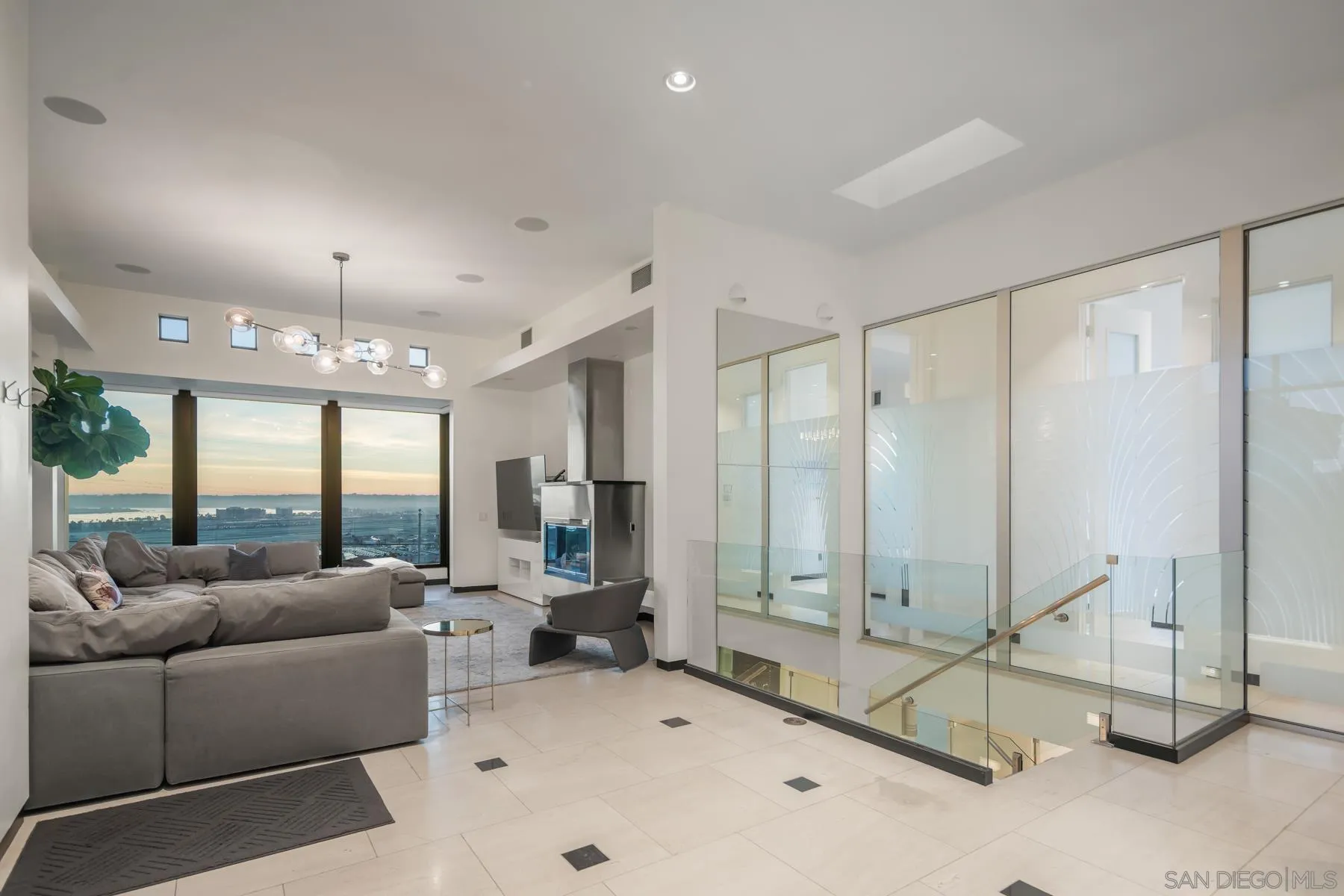 https://cdn.realtyfeed.com/cdn/127/260011095/c64e5ad9eaaabde088a2b0533d7b9dc4.webp