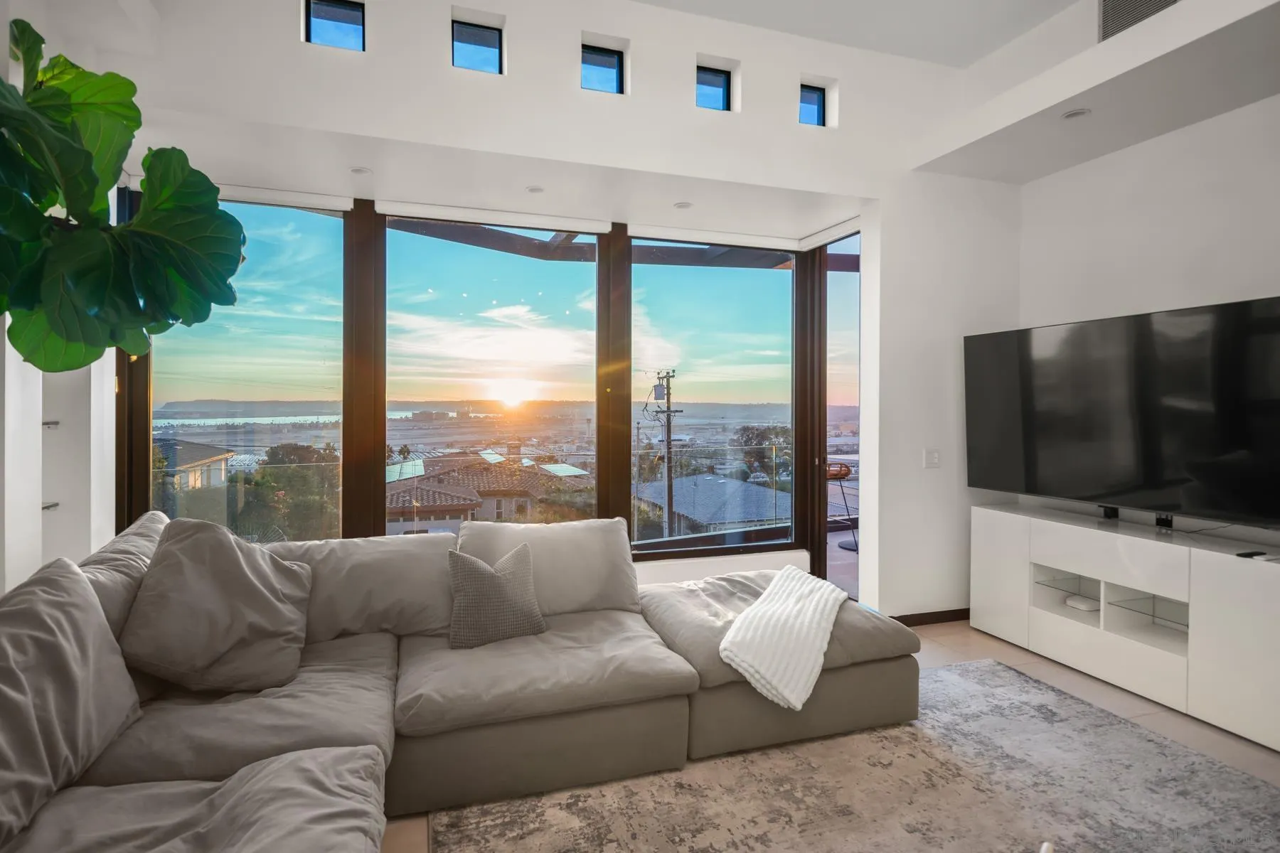 https://cdn.realtyfeed.com/cdn/127/260011095/d2514312ddfe90cc794545bffd211275.webp