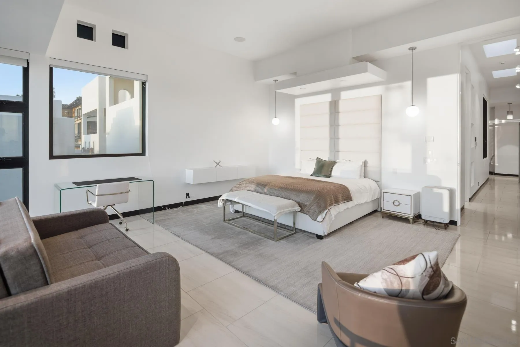 https://cdn.realtyfeed.com/cdn/127/260011095/e4b78f44fea438f07ff4a8afb7a79ab7.webp