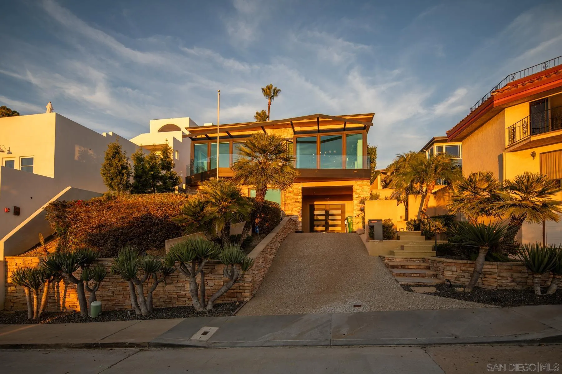https://cdn.realtyfeed.com/cdn/127/260011095/ec9bc0ed053c713c9d6c02f80ca356f0.webp