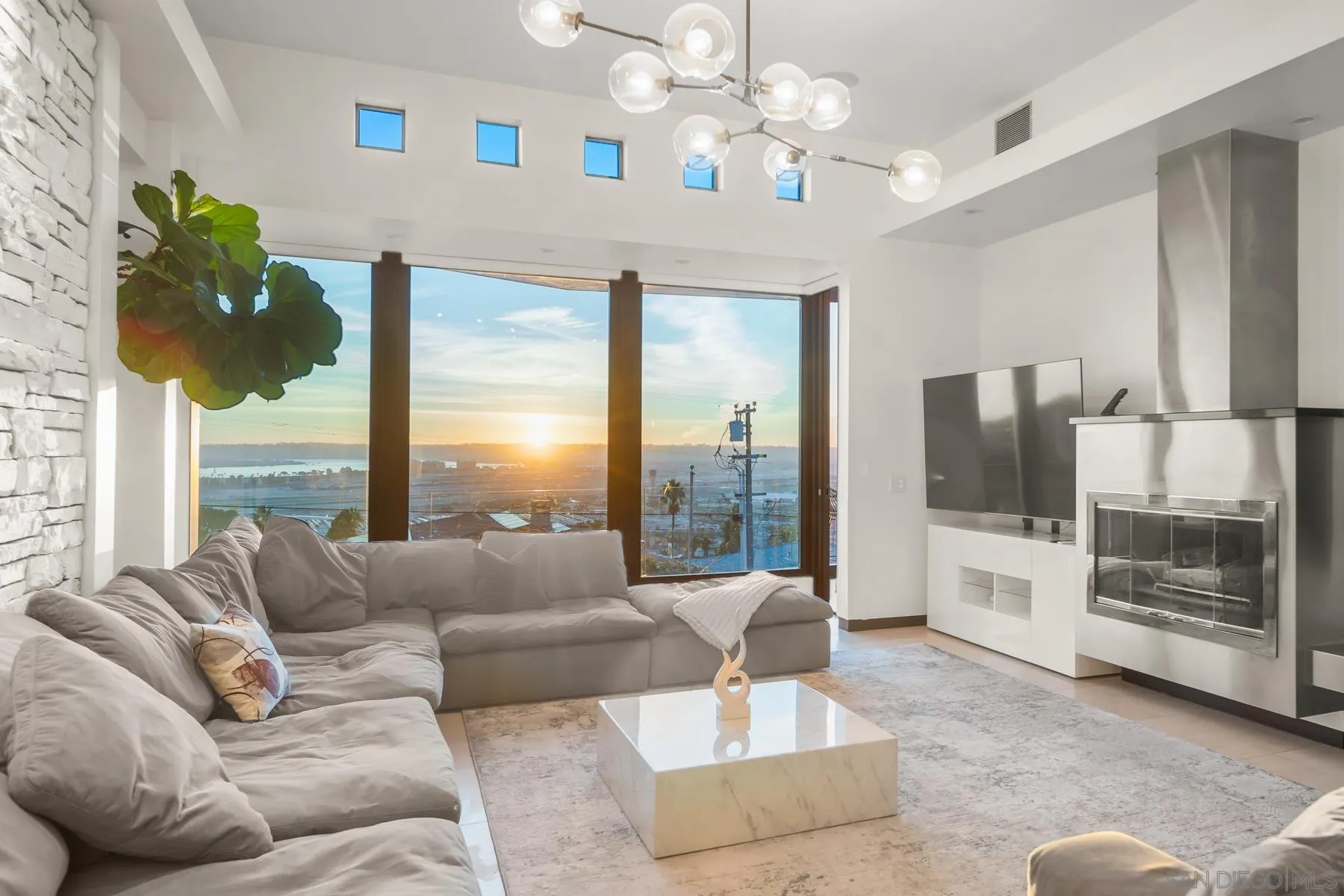 https://cdn.realtyfeed.com/cdn/127/260011095/ef05c258715426514b980908dbca6f31.webp