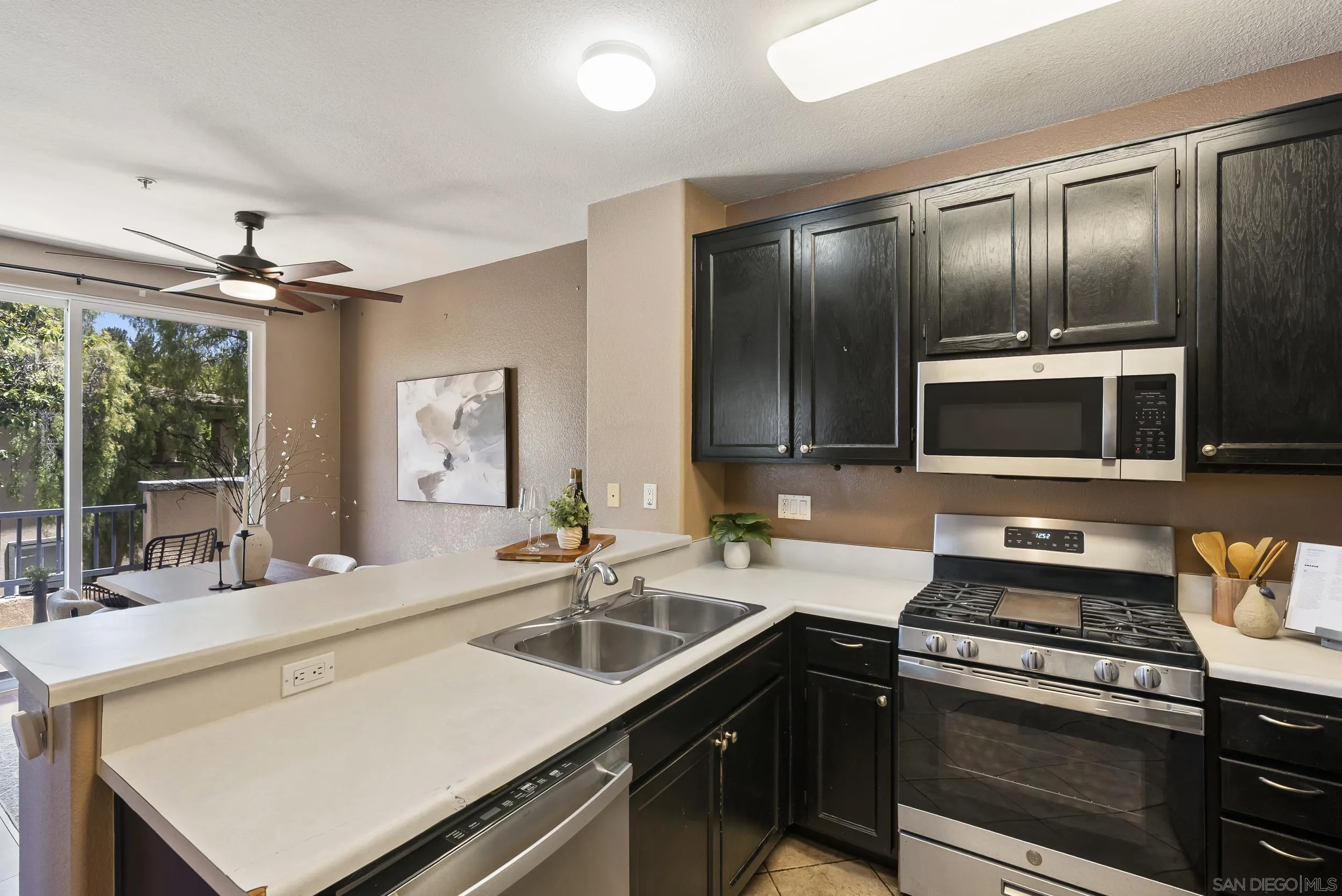 Photo #7: 260011097 Listing: Photo #7