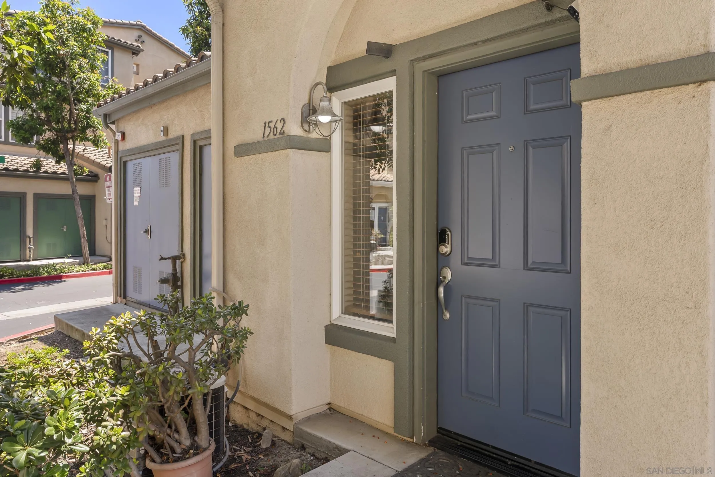 Photo #3: 260011097 Listing: Photo #3