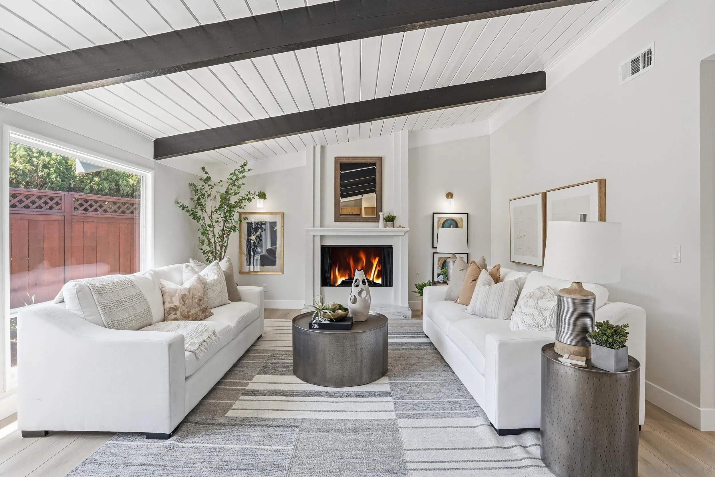 https://cdn.realtyfeed.com/cdn/127/260011098/7024282172656360b41845f85ea5ec50.webp