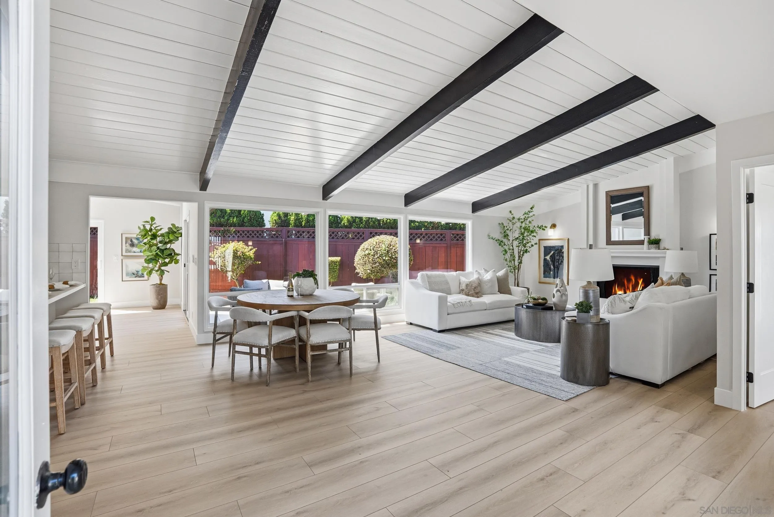https://cdn.realtyfeed.com/cdn/127/260011098/77a973c9de336941dc59e0c7b7ce2a95.webp