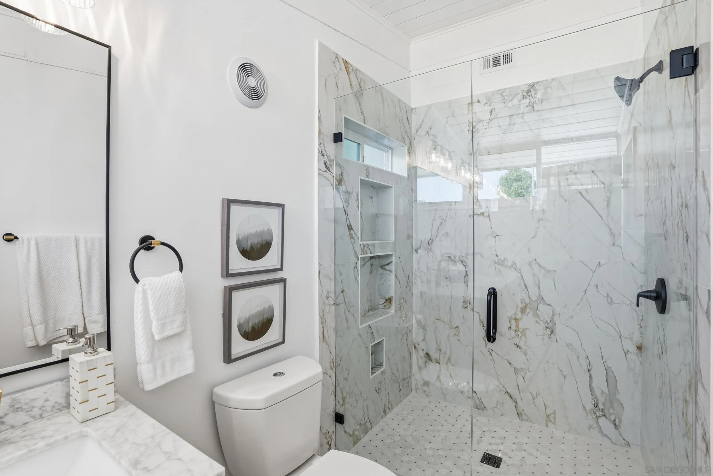 https://cdn.realtyfeed.com/cdn/127/260011098/bfe1234f766a841149da96a4f693ec10.webp