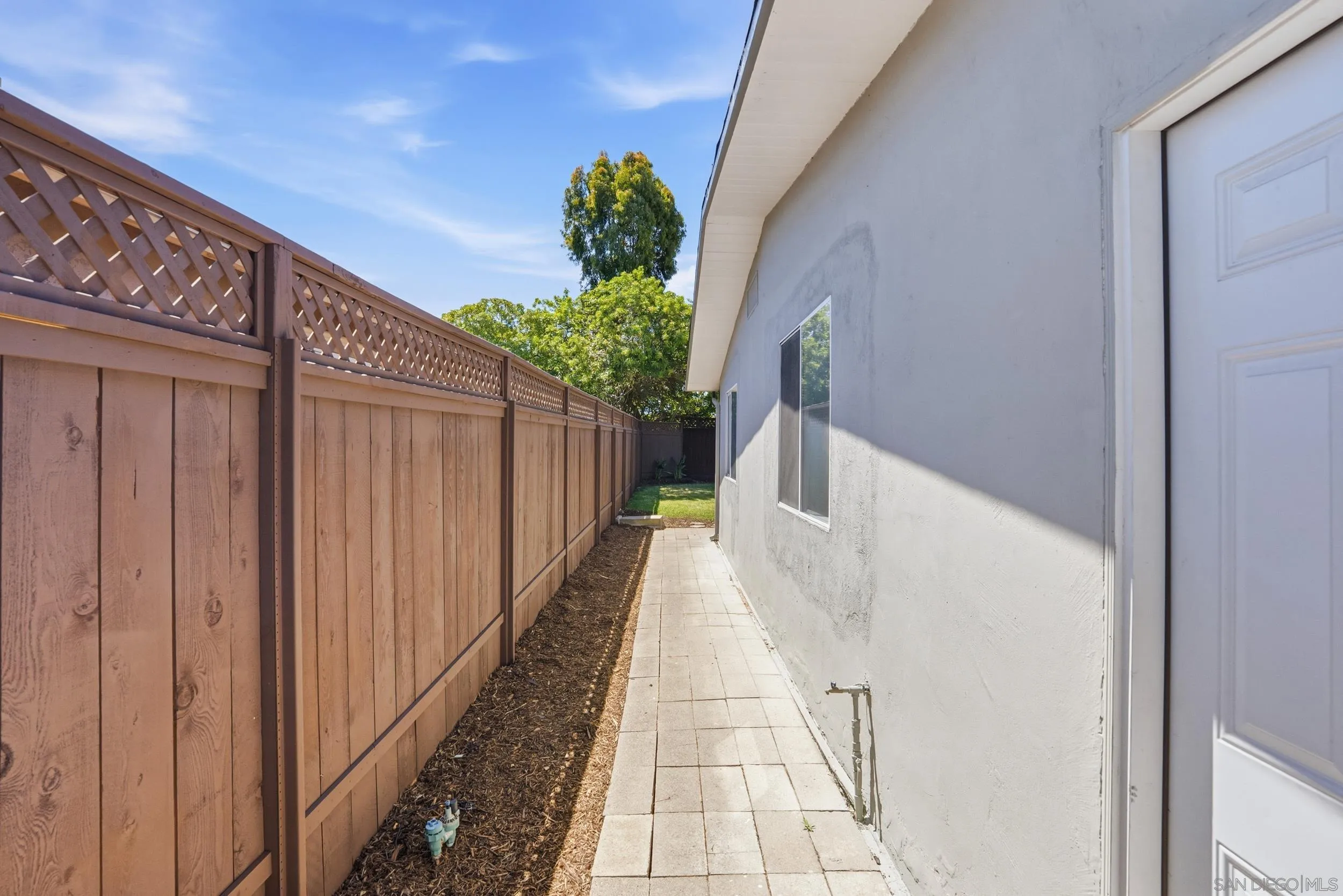 https://cdn.realtyfeed.com/cdn/127/260011098/c9ac8ed432140ce4982e01eeeff13863.webp