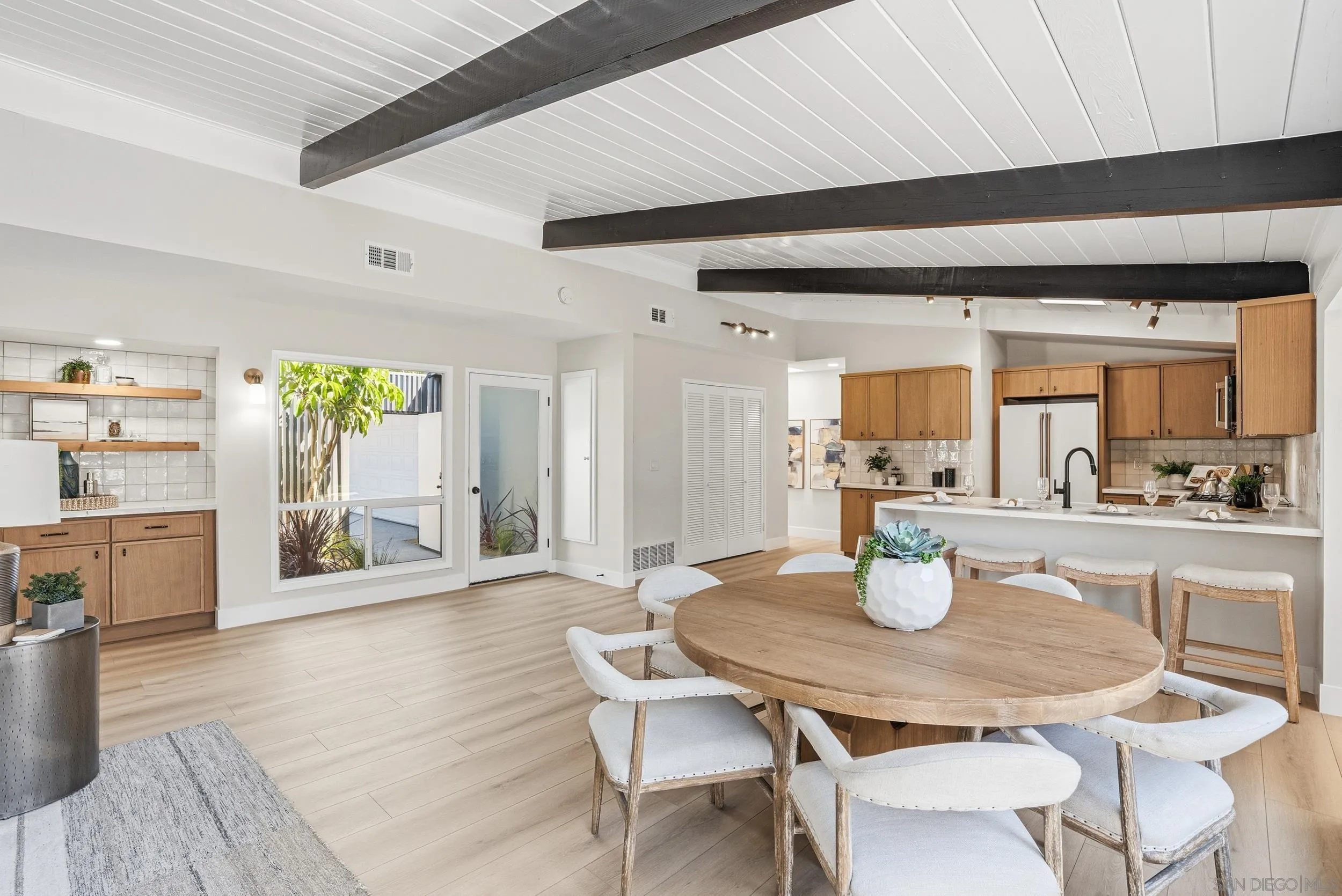 https://cdn.realtyfeed.com/cdn/127/260011098/d66db0d30fc37d3168dd17e300291c15.webp