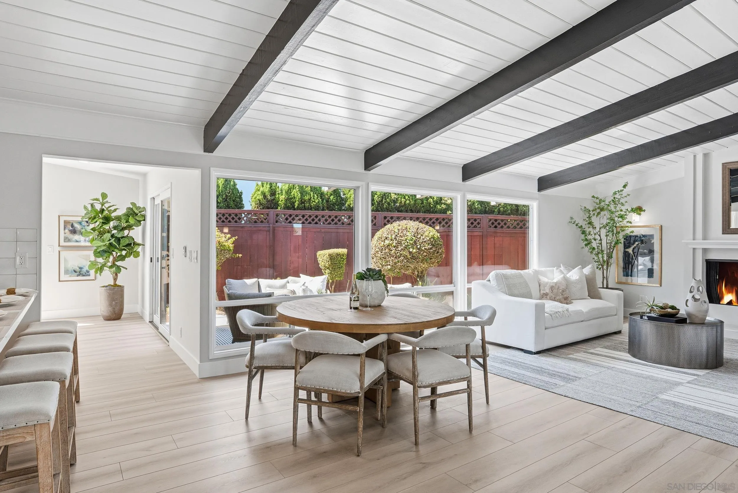 https://cdn.realtyfeed.com/cdn/127/260011098/e8919265881d89ea93928d62ed75526f.webp