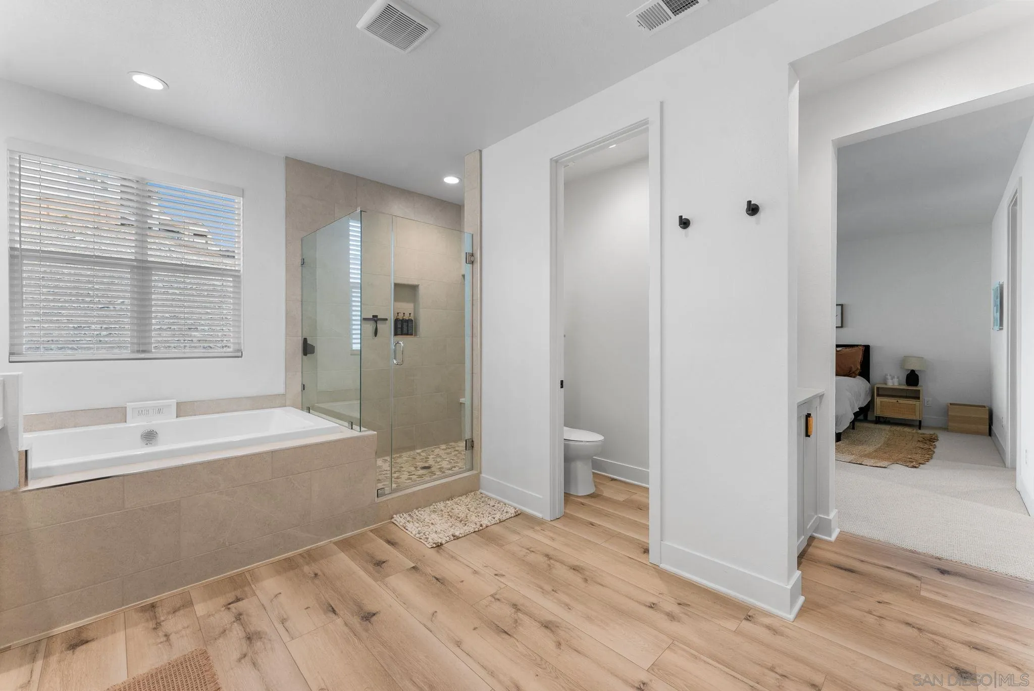 https://cdn.realtyfeed.com/cdn/127/2600111/8c51b10b0260a194f7600f7682d15a0c.webp