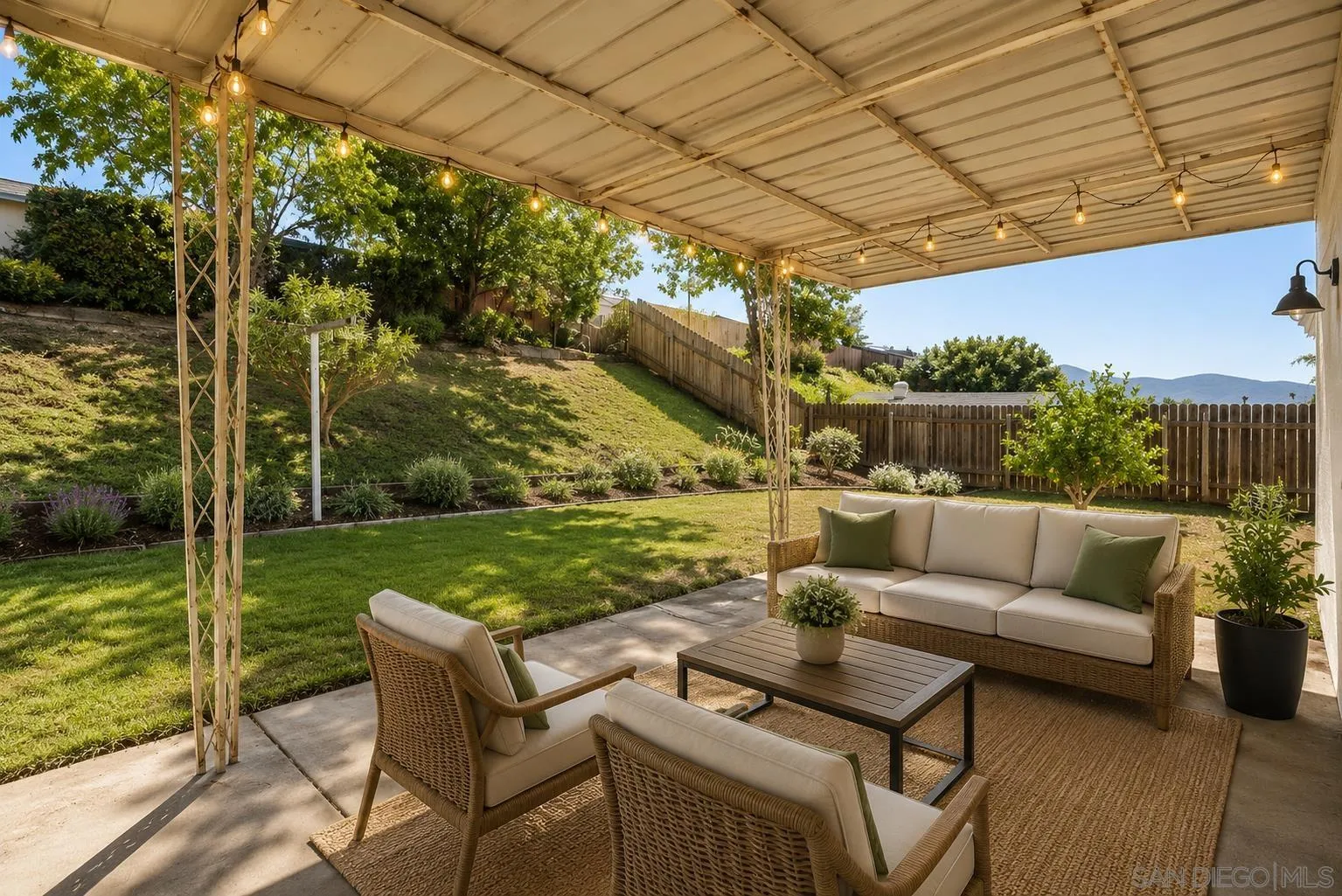 https://cdn.realtyfeed.com/cdn/127/260011102/2bc2005adf36aff0da29832fa351a0eb.webp