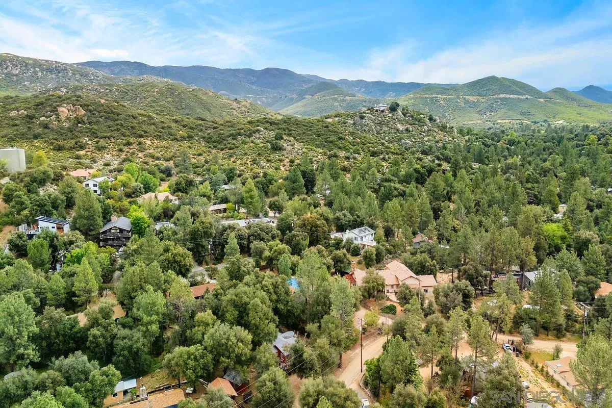 https://cdn.realtyfeed.com/cdn/127/260011104/3598225e0774436aa4664b290c105e54.webp