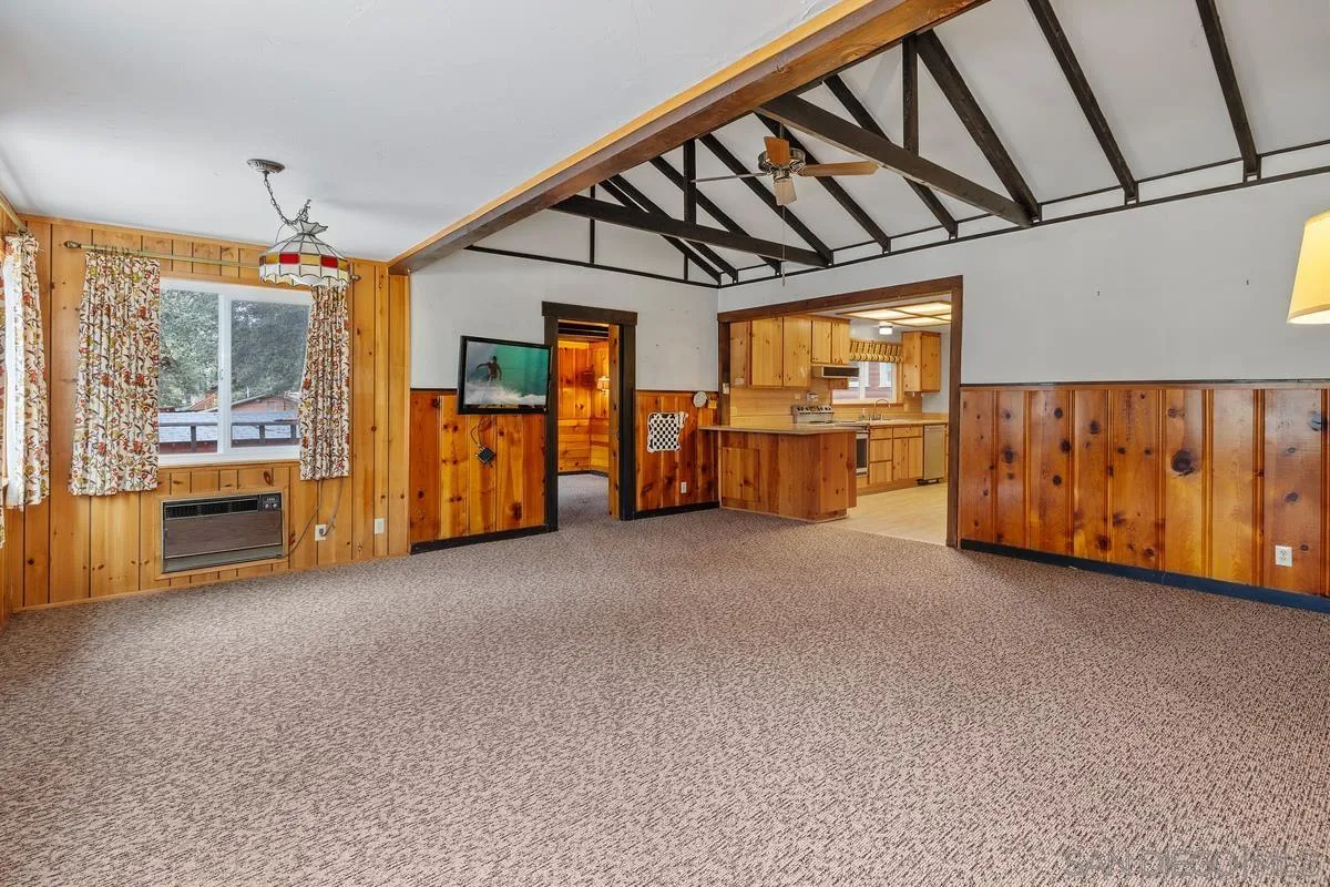 https://cdn.realtyfeed.com/cdn/127/260011104/527bc7ac2b1c49e2c66ca69788c20869.webp