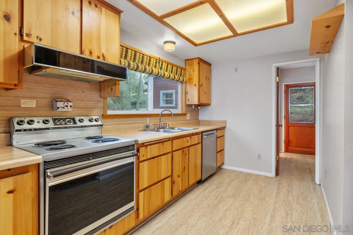 https://cdn.realtyfeed.com/cdn/127/260011104/62cd3d54327ebd05e227b2fd9fe6ea11.webp