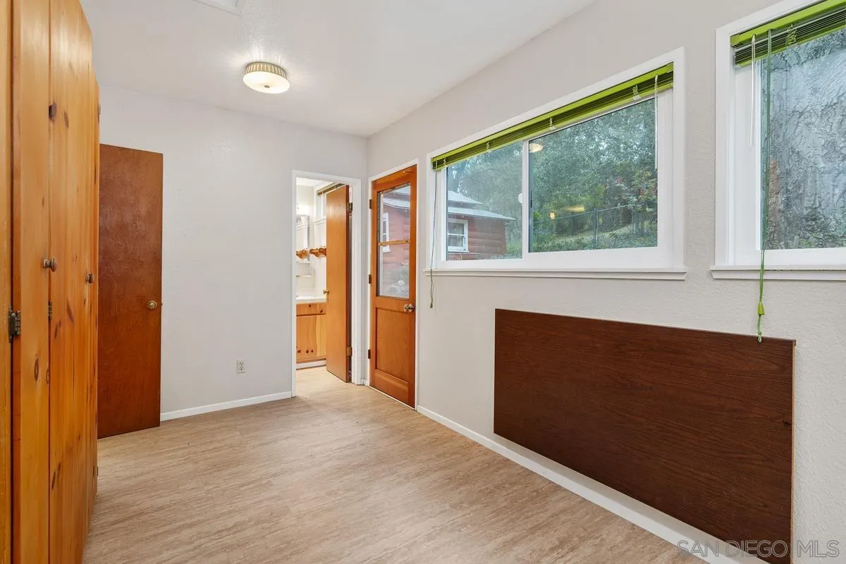 https://cdn.realtyfeed.com/cdn/127/260011104/66e7ccaa0cef0184f1dbecaf11e1c23d.webp