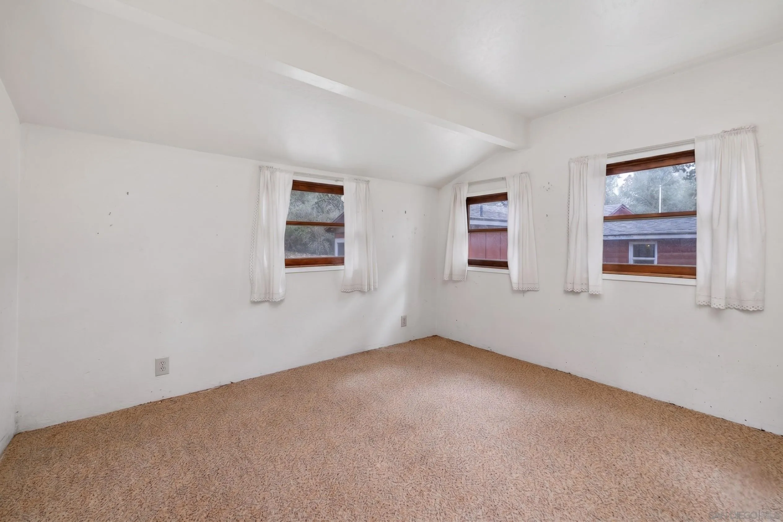 https://cdn.realtyfeed.com/cdn/127/260011104/b025ad3282a7fda5def3dda4c9297b06.webp