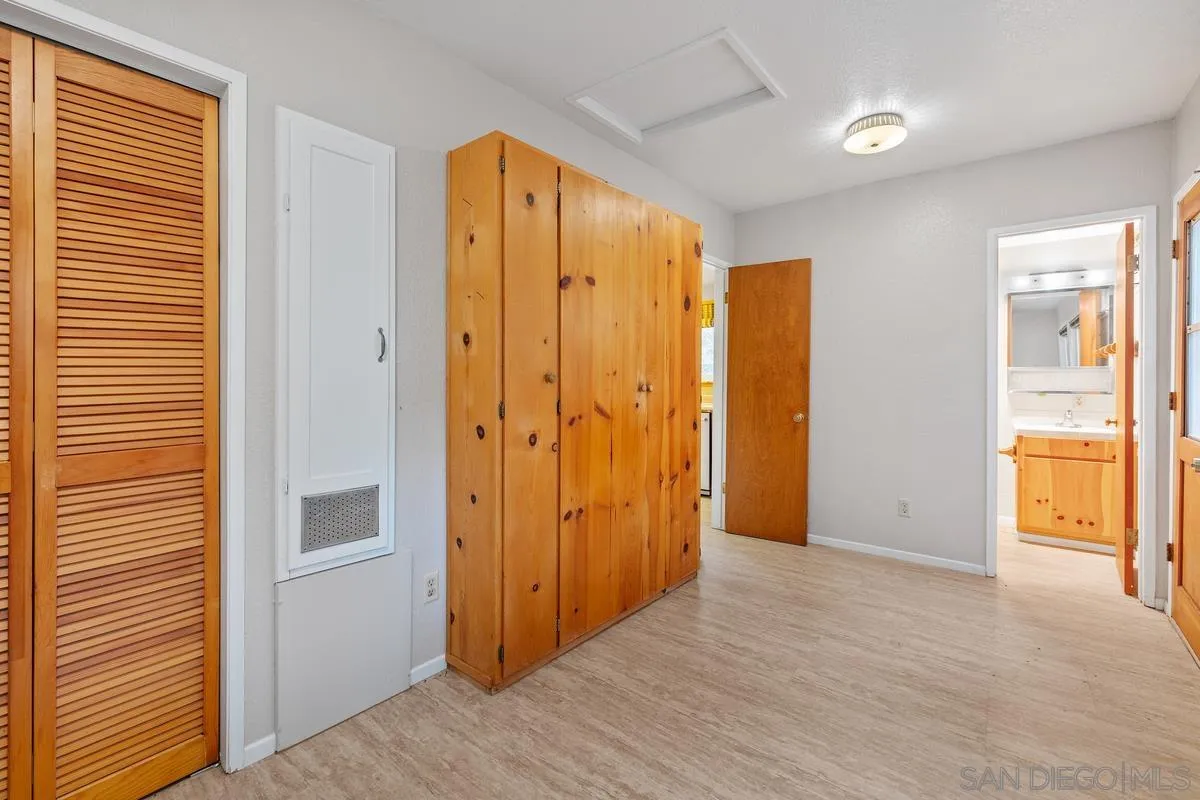 https://cdn.realtyfeed.com/cdn/127/260011104/d2ff351b7f7962c2c131b74254b68444.webp