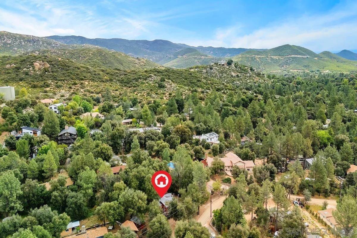 https://cdn.realtyfeed.com/cdn/127/260011104/f6dade0601ec86a5ec4e5bdeeb4b8aa8.webp