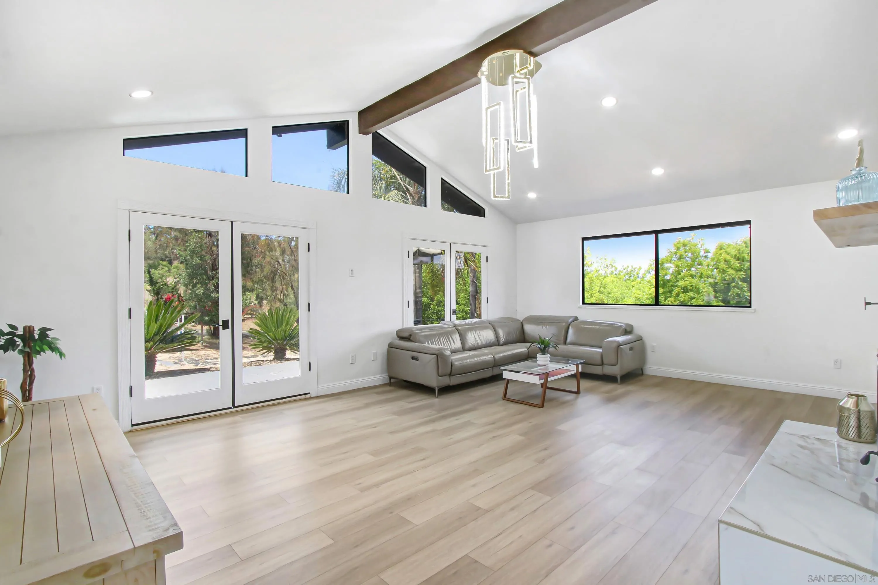 https://cdn.realtyfeed.com/cdn/127/260011106/9fdd0d660a56fc6de45c9d4fdfe13e72.webp