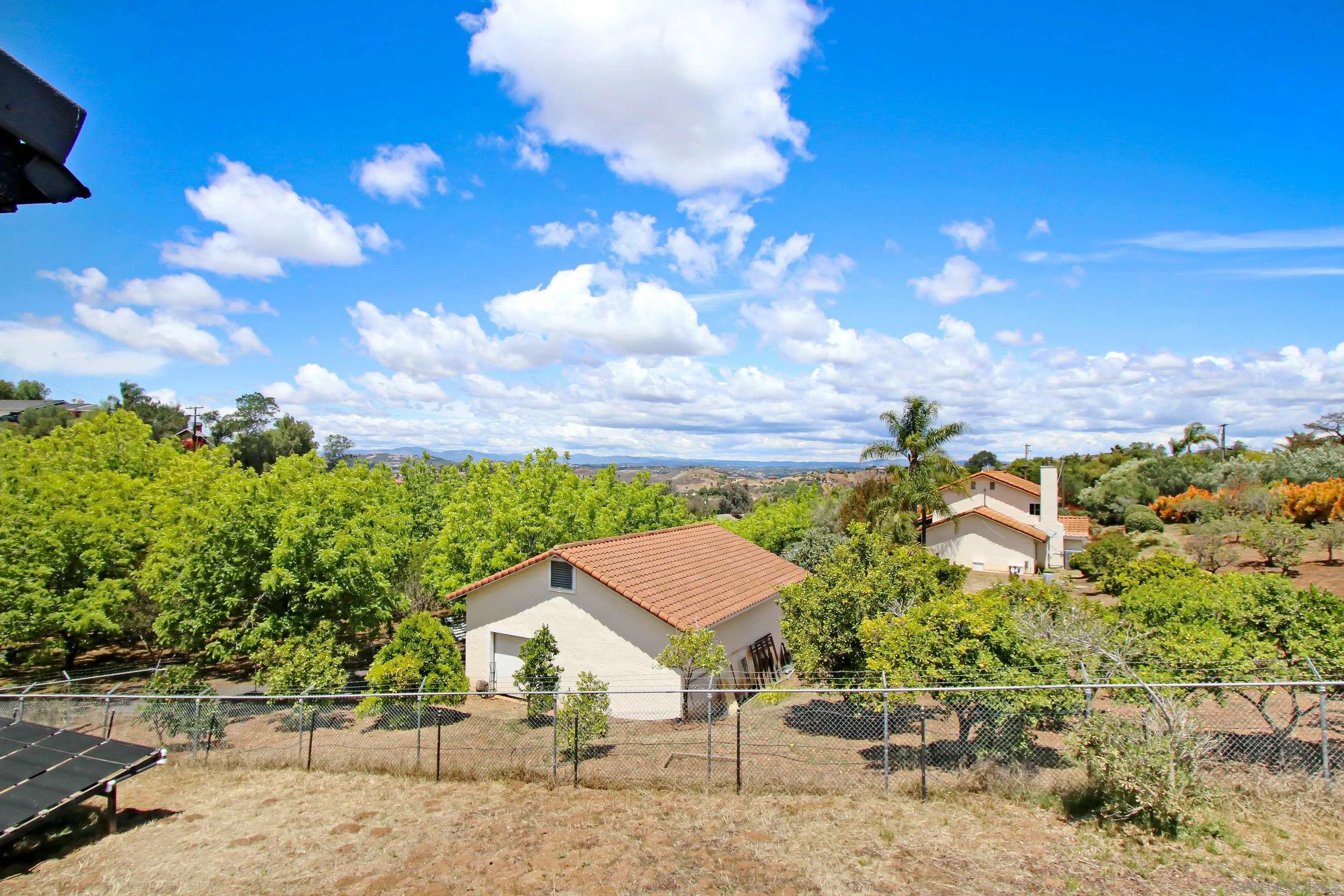 https://cdn.realtyfeed.com/cdn/127/260011106/dbfd90b84fa8bebccff2bee51af804d5.webp
