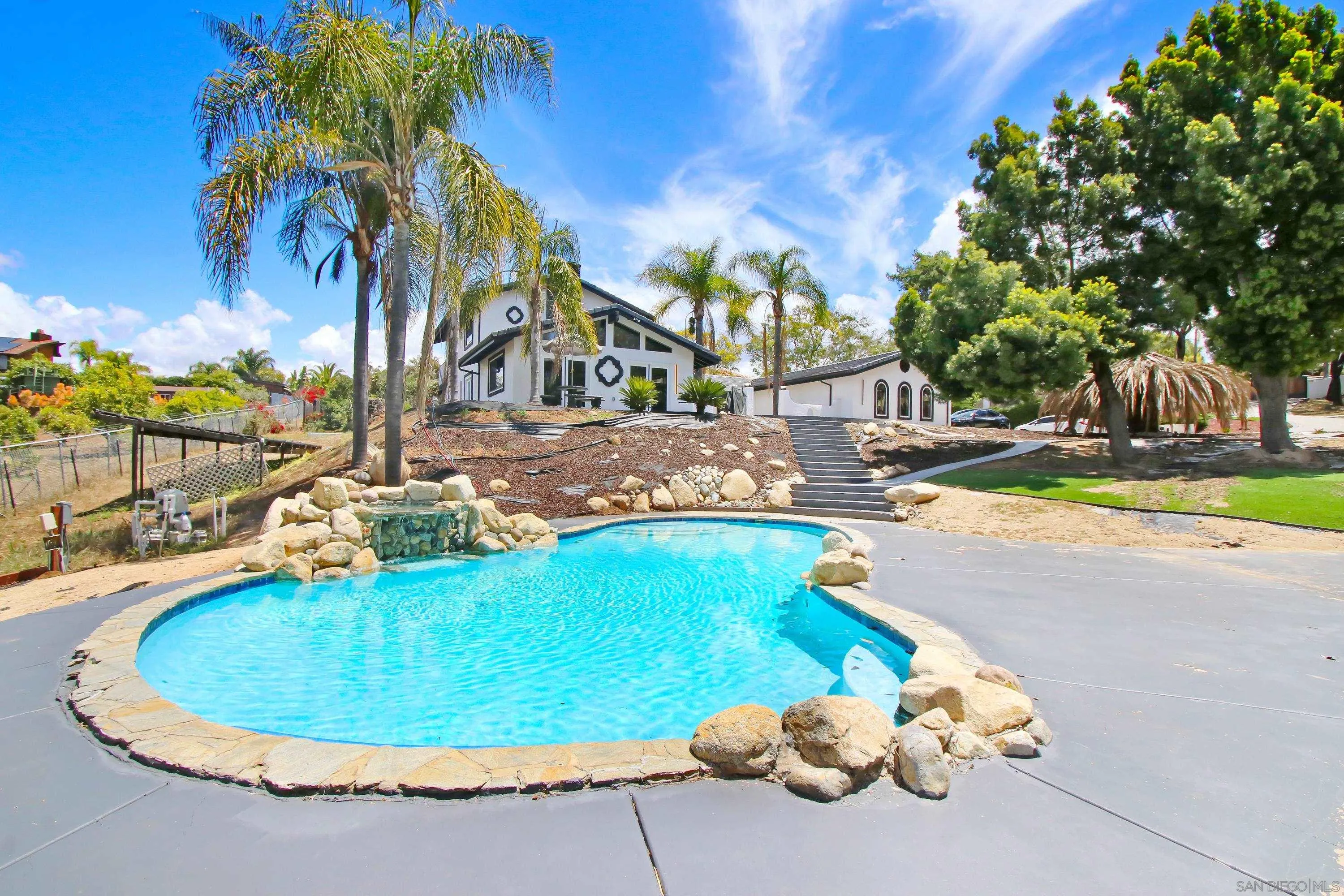 https://cdn.realtyfeed.com/cdn/127/260011106/f2f65a819bc10232d3fcfdf3cce50203.webp