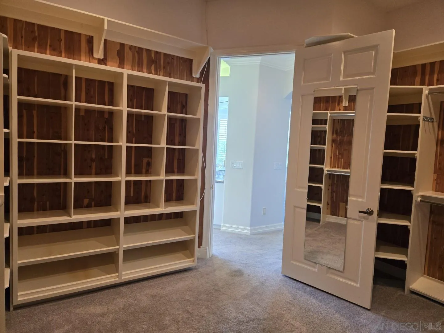 https://cdn.realtyfeed.com/cdn/127/260011109/309970ab4de2d6fb026896af3ff132da.webp