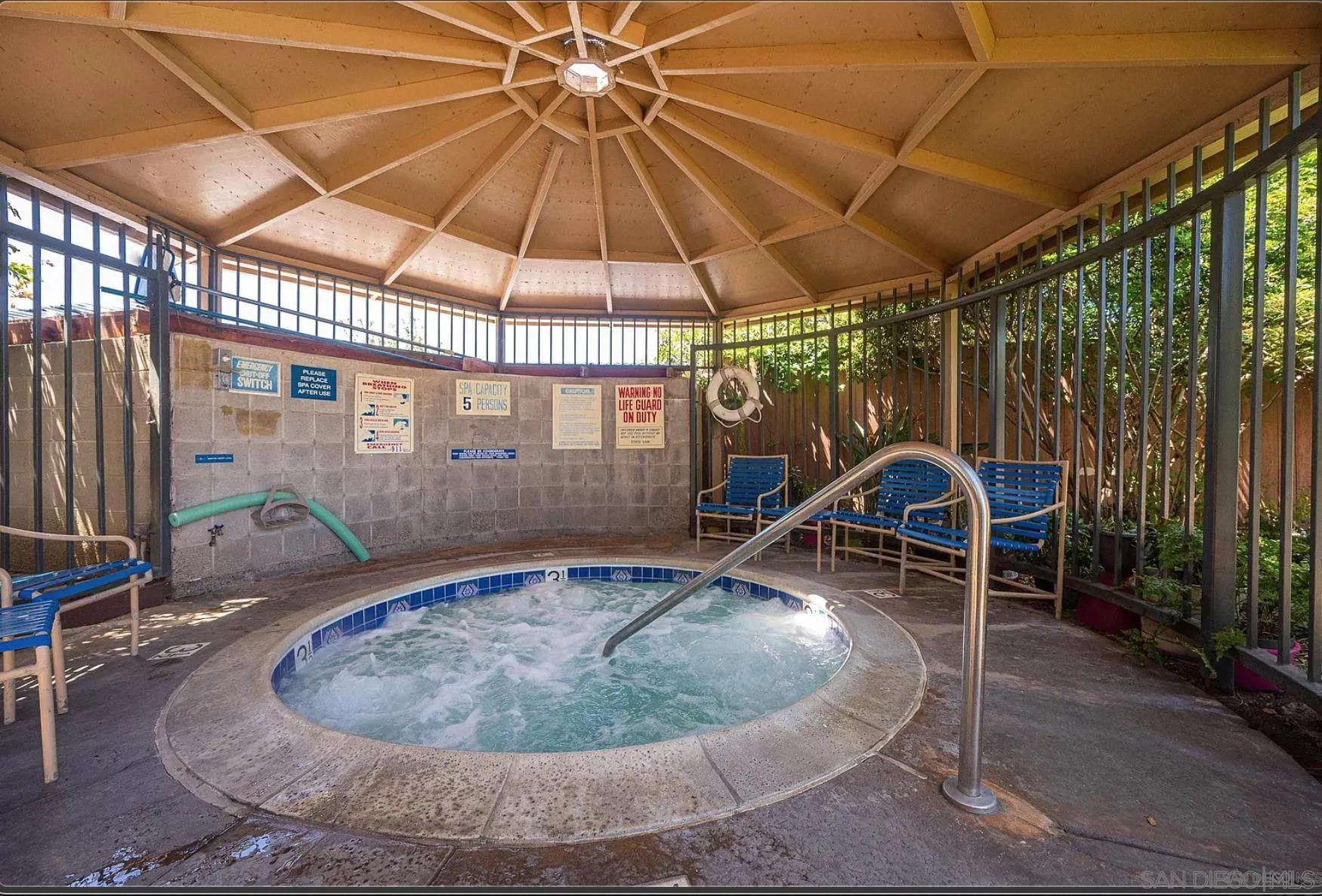 https://cdn.realtyfeed.com/cdn/127/260011110/64d2ecf39939f889fd74d8e24e3de105.webp