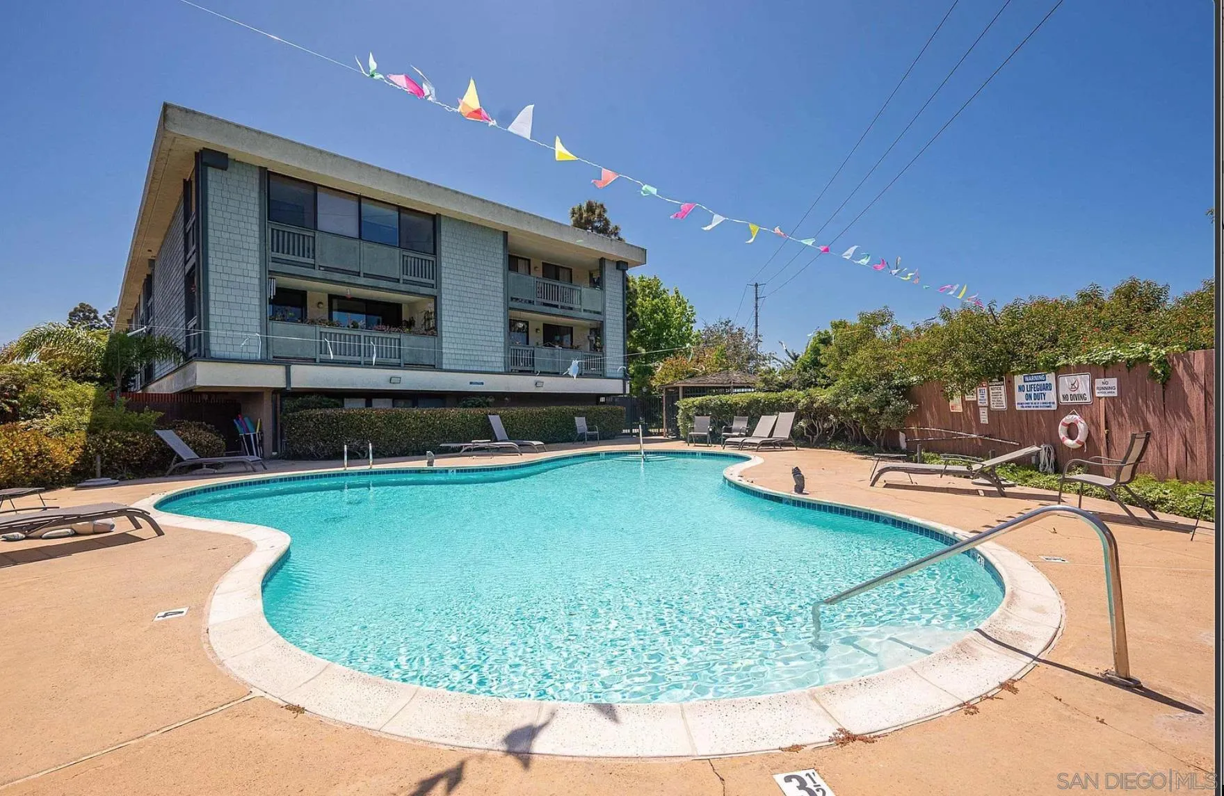https://cdn.realtyfeed.com/cdn/127/260011110/71d1f6c9e43fa48ced7ae250c35e7d22.webp